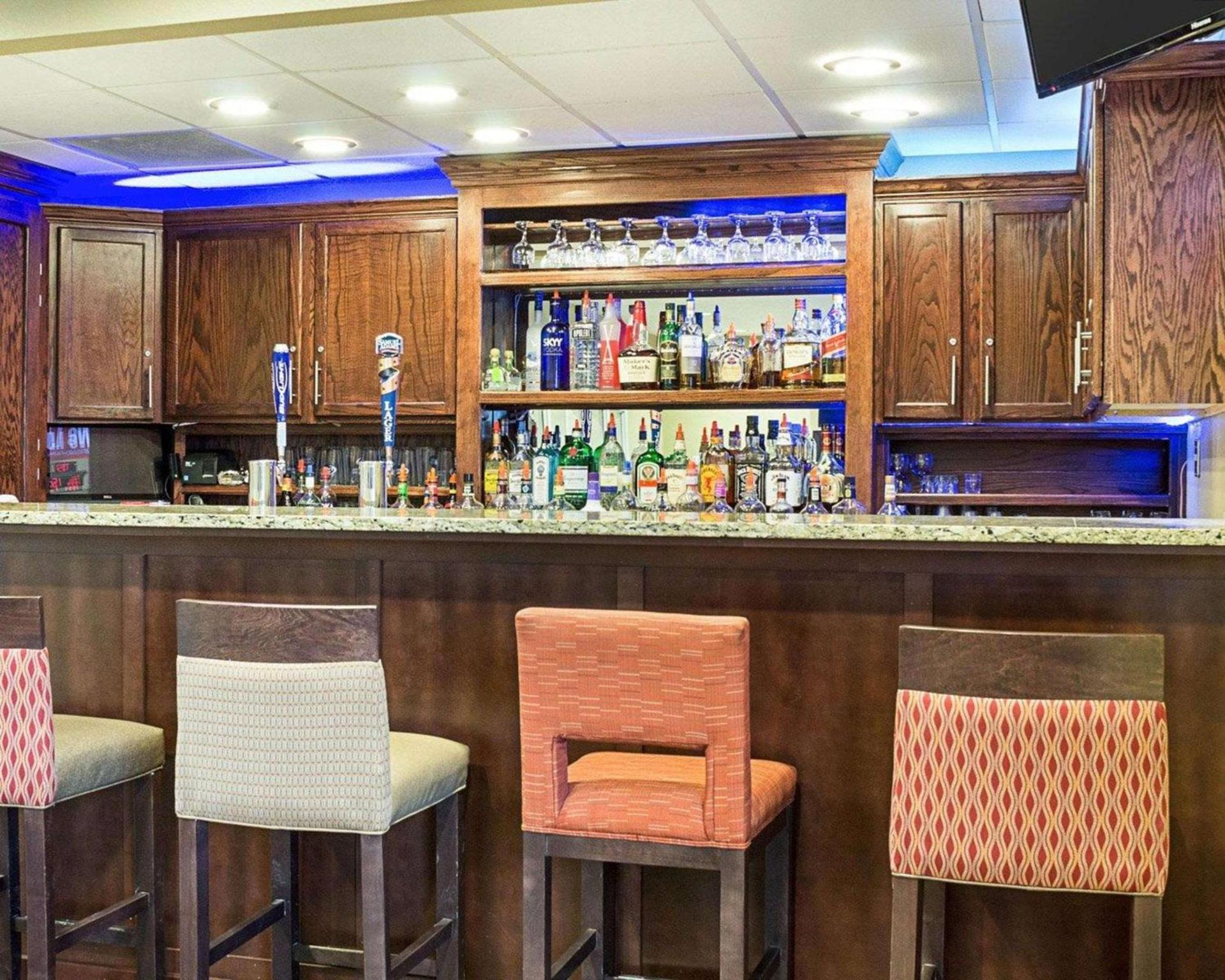 Comfort Suites Minot South photo 44