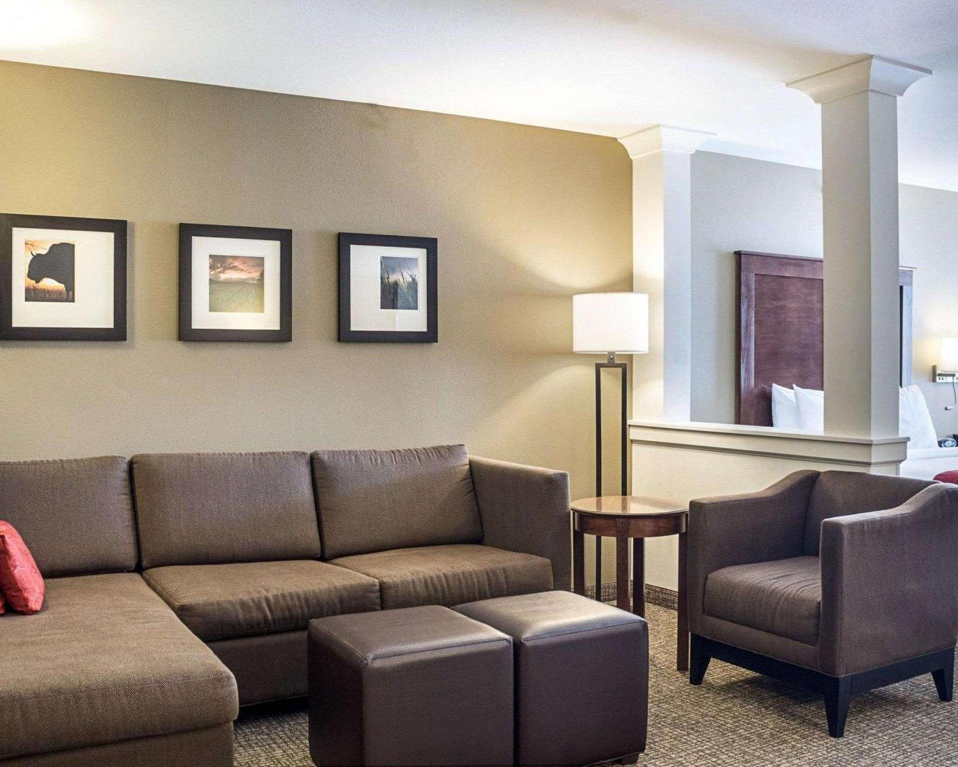 Comfort Suites Fargo Medical Center photo 13