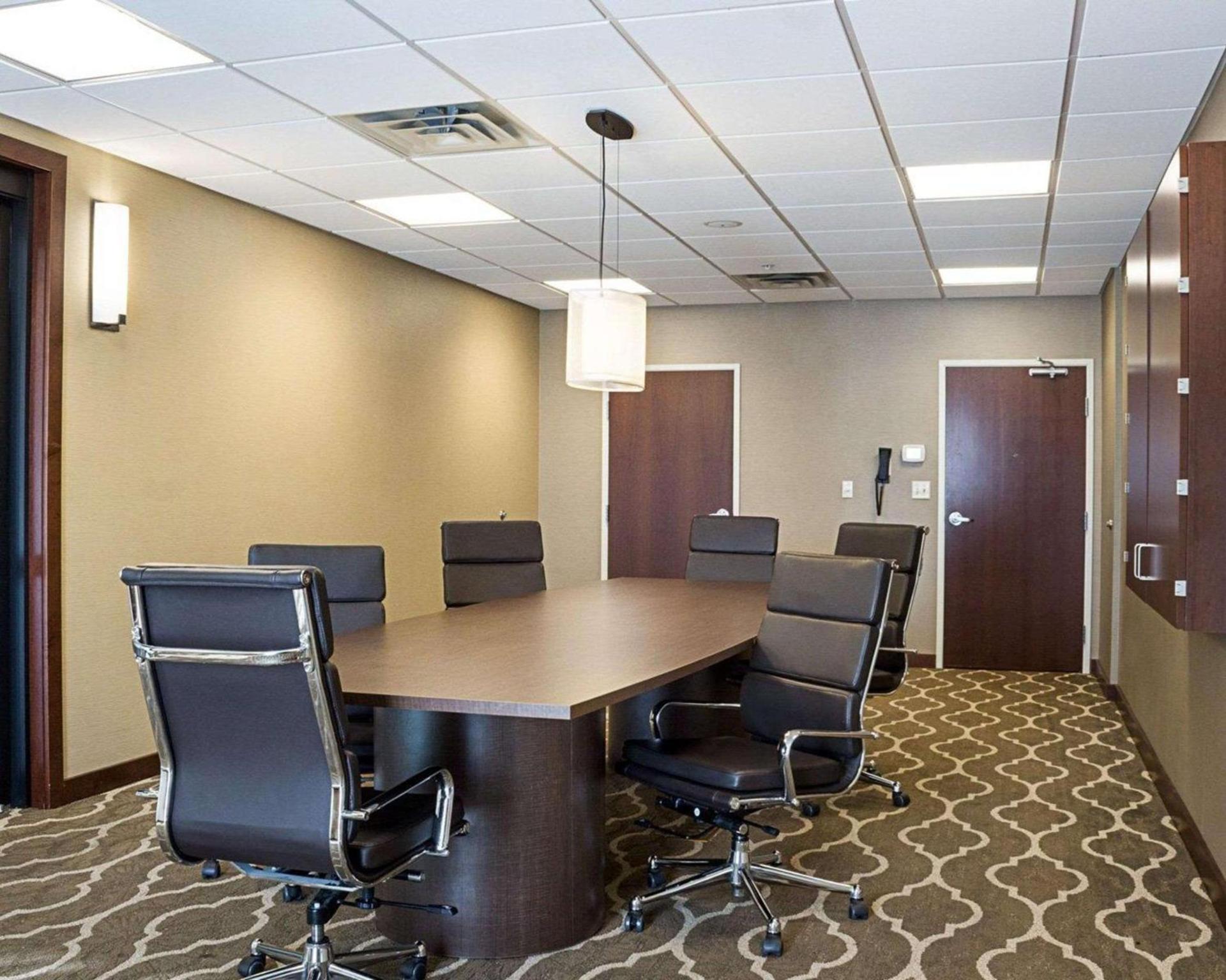 Comfort Suites Fargo Medical Center photo 27