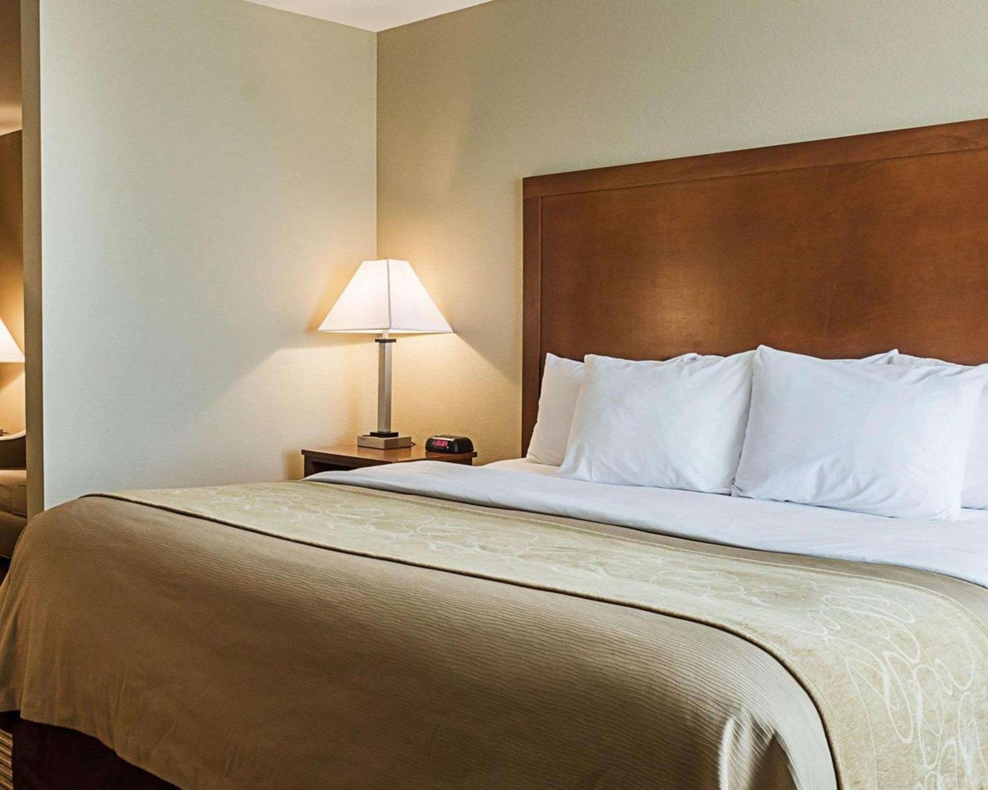 Comfort Inn & Suites Watford City photo 14