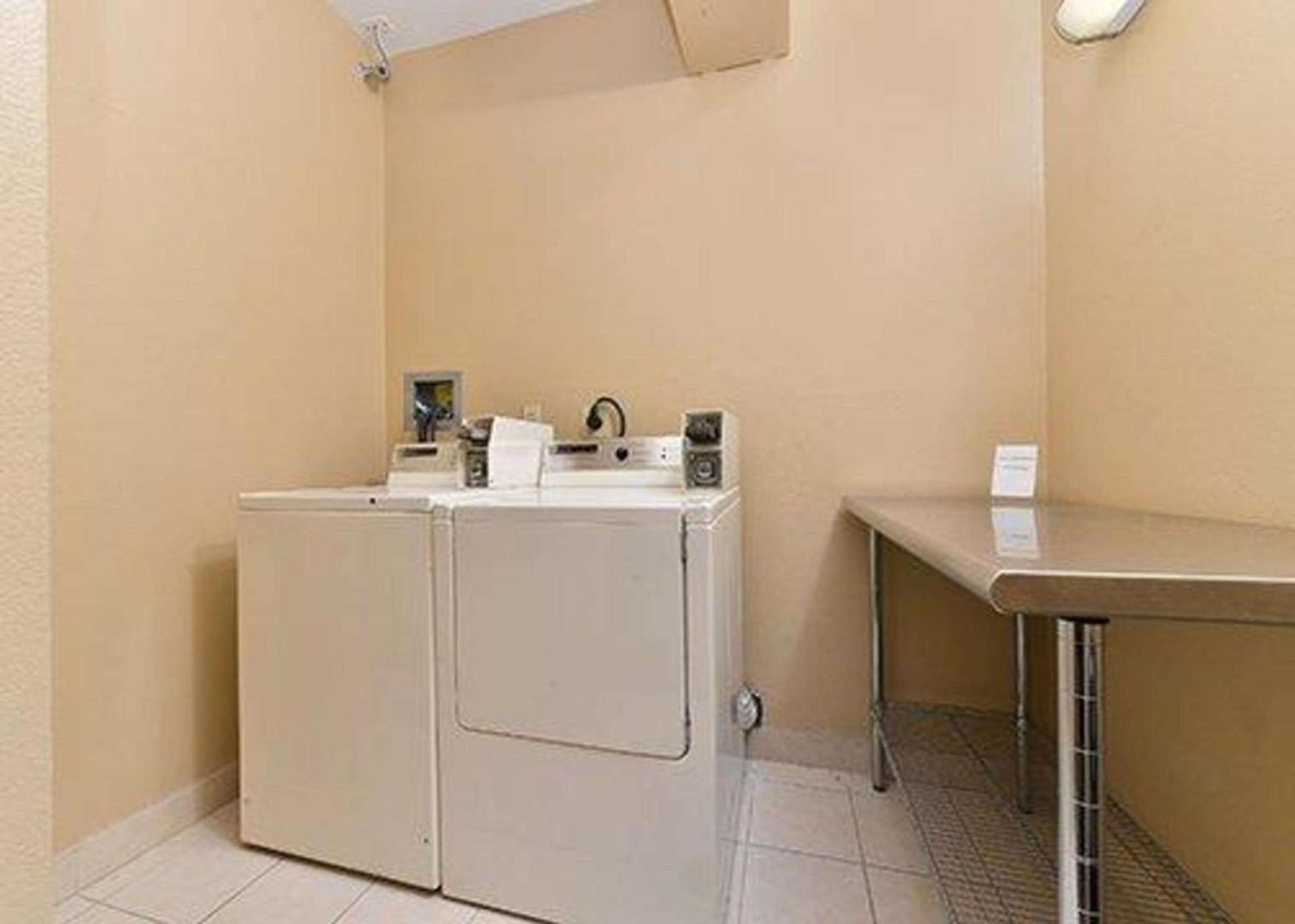 Comfort Suites Omaha Northwest photo 29