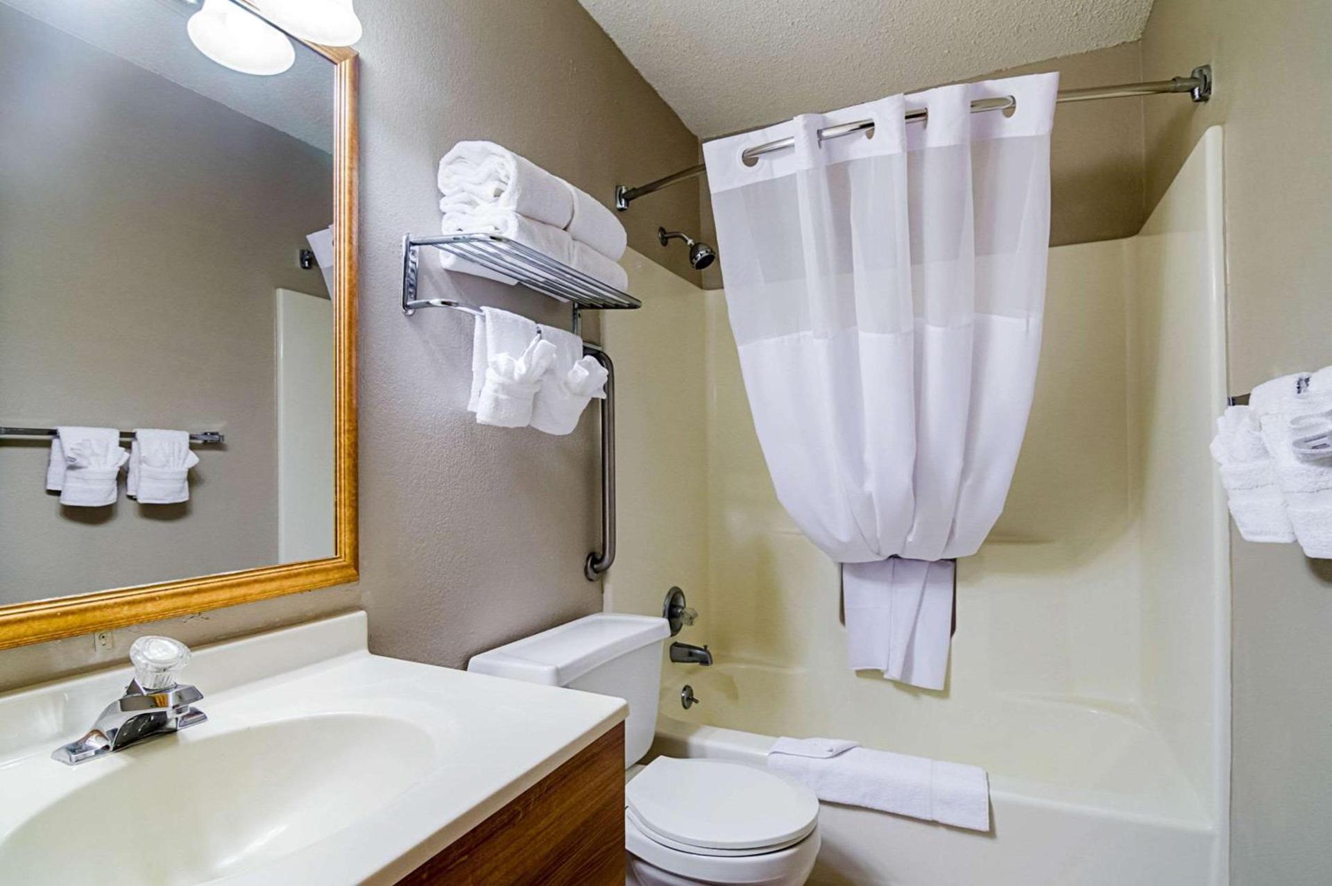 Quality Inn Sidney I-80 photo 22