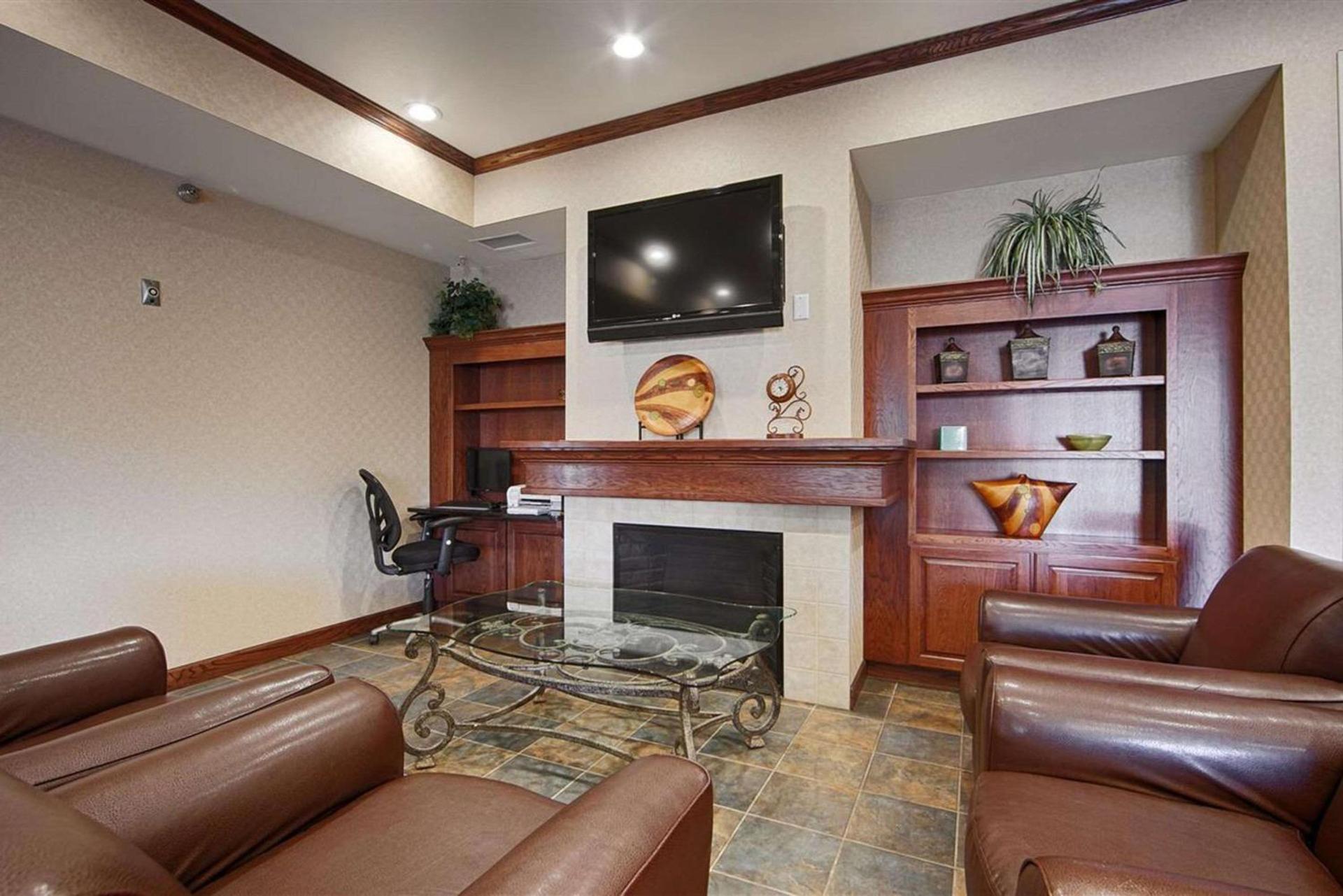 Heritage Hotel and Suites photo 8