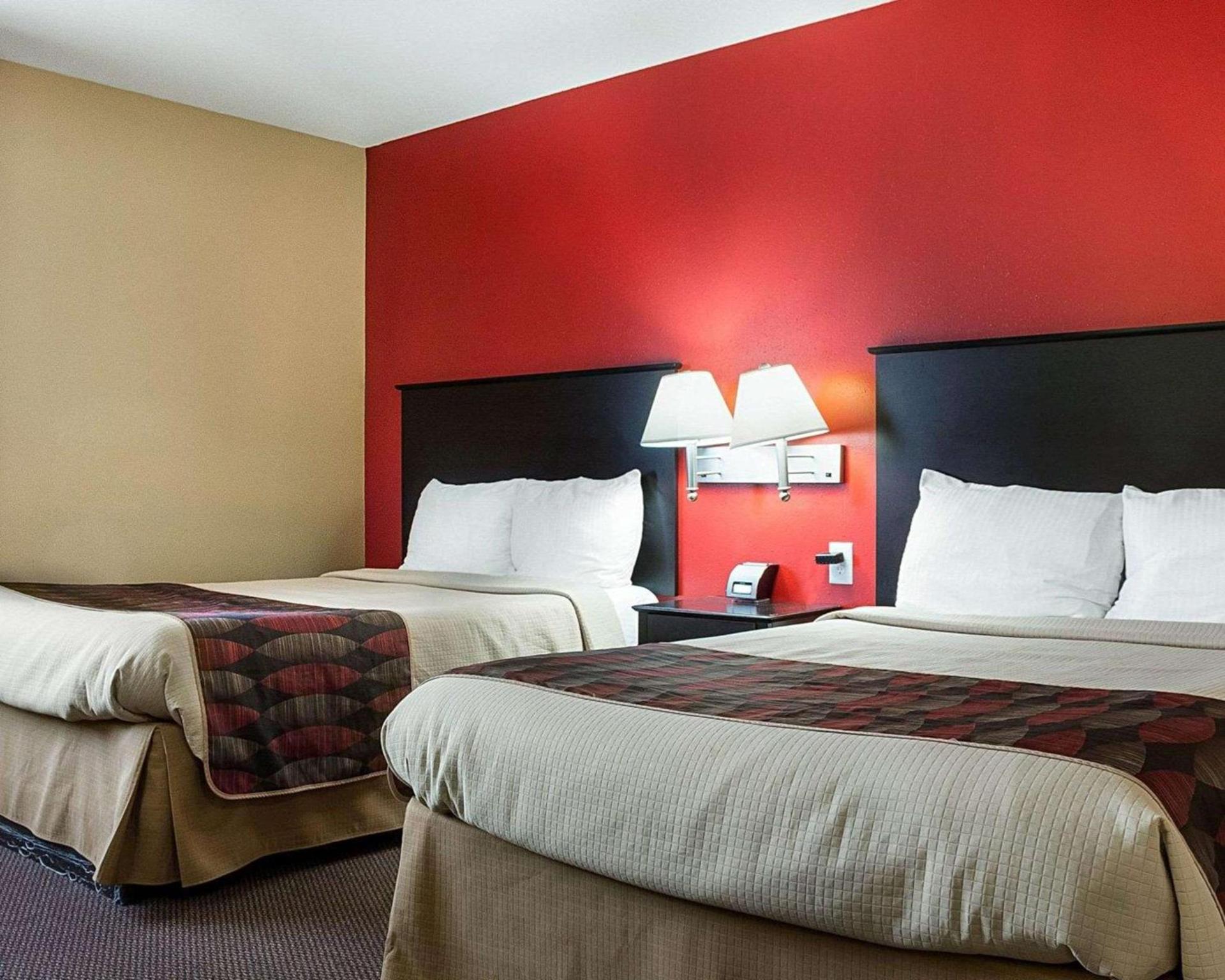 Econo Lodge Jamestown South photo 13