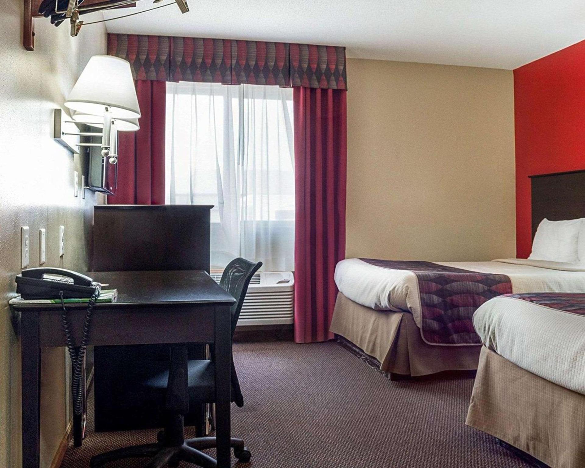 Econo Lodge Jamestown South photo 12