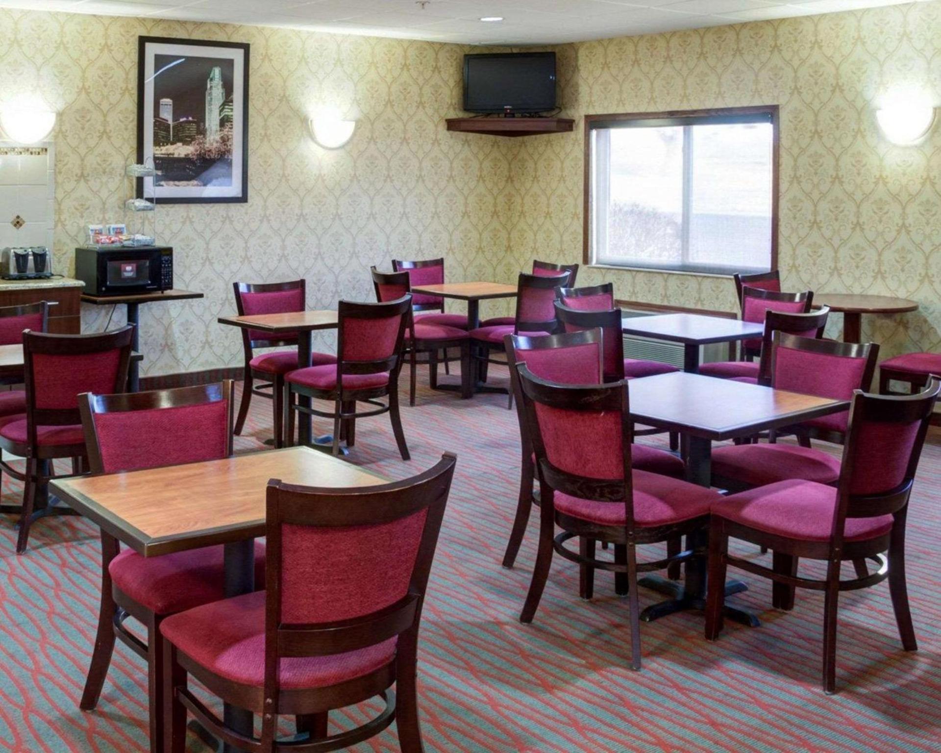Comfort Suites Omaha Northwest photo 27