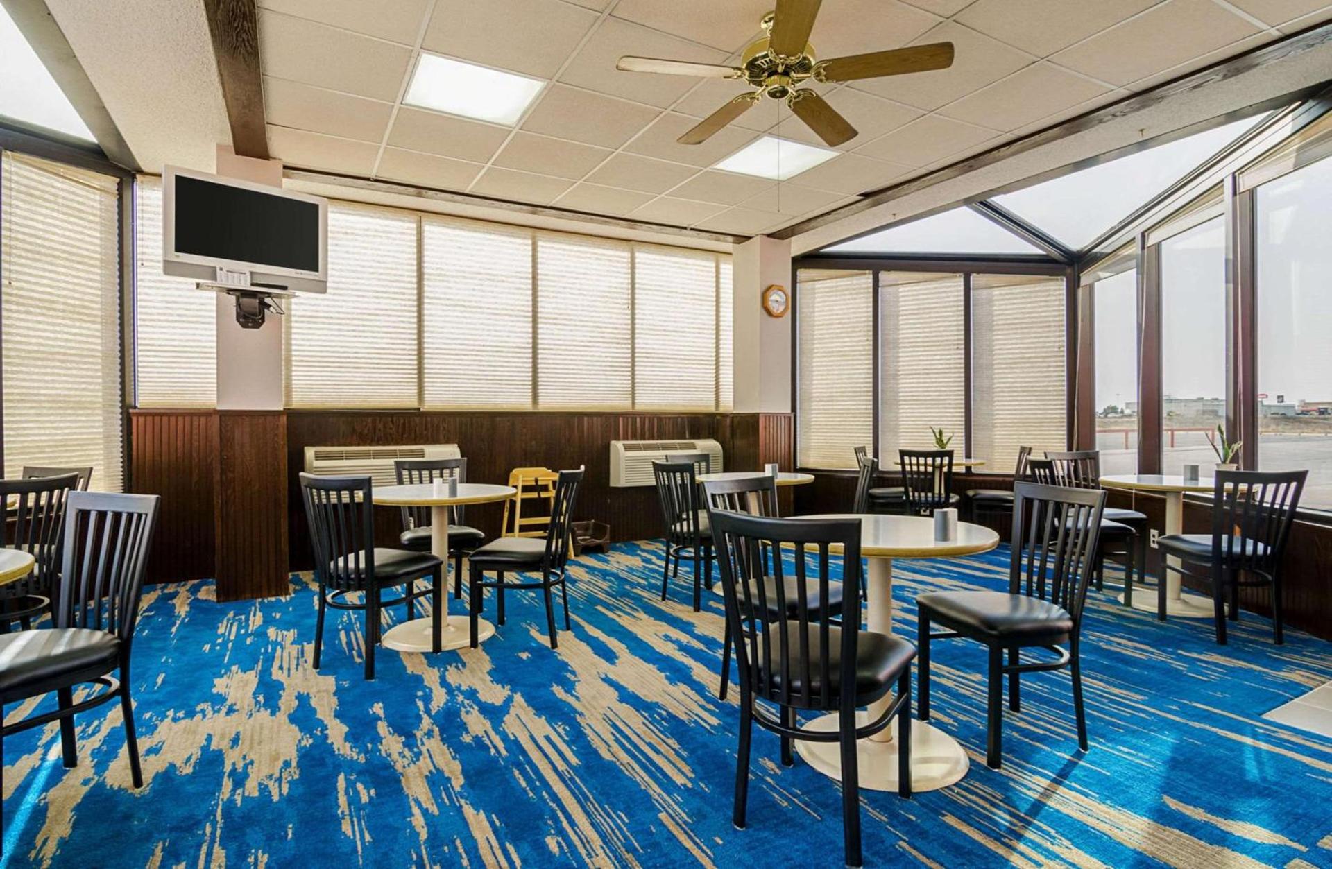 Quality Inn Sidney I-80 photo 31