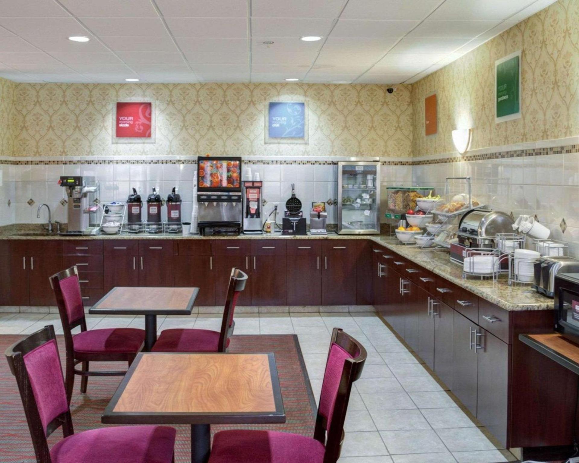 Comfort Suites Omaha Northwest photo 25