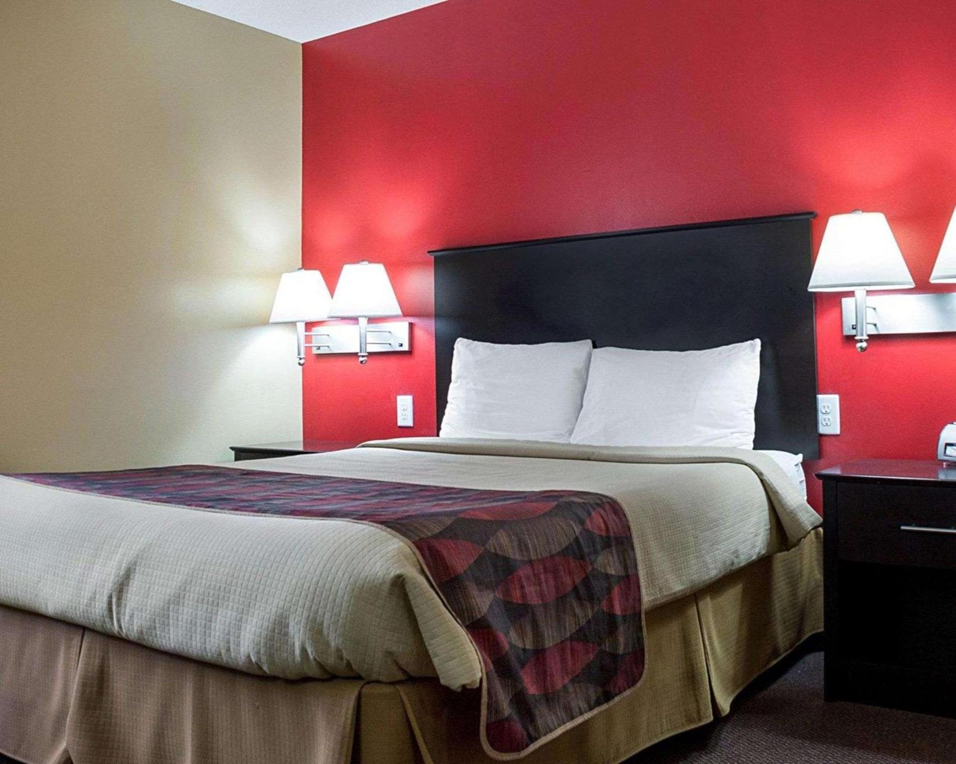 Econo Lodge Jamestown South photo 8