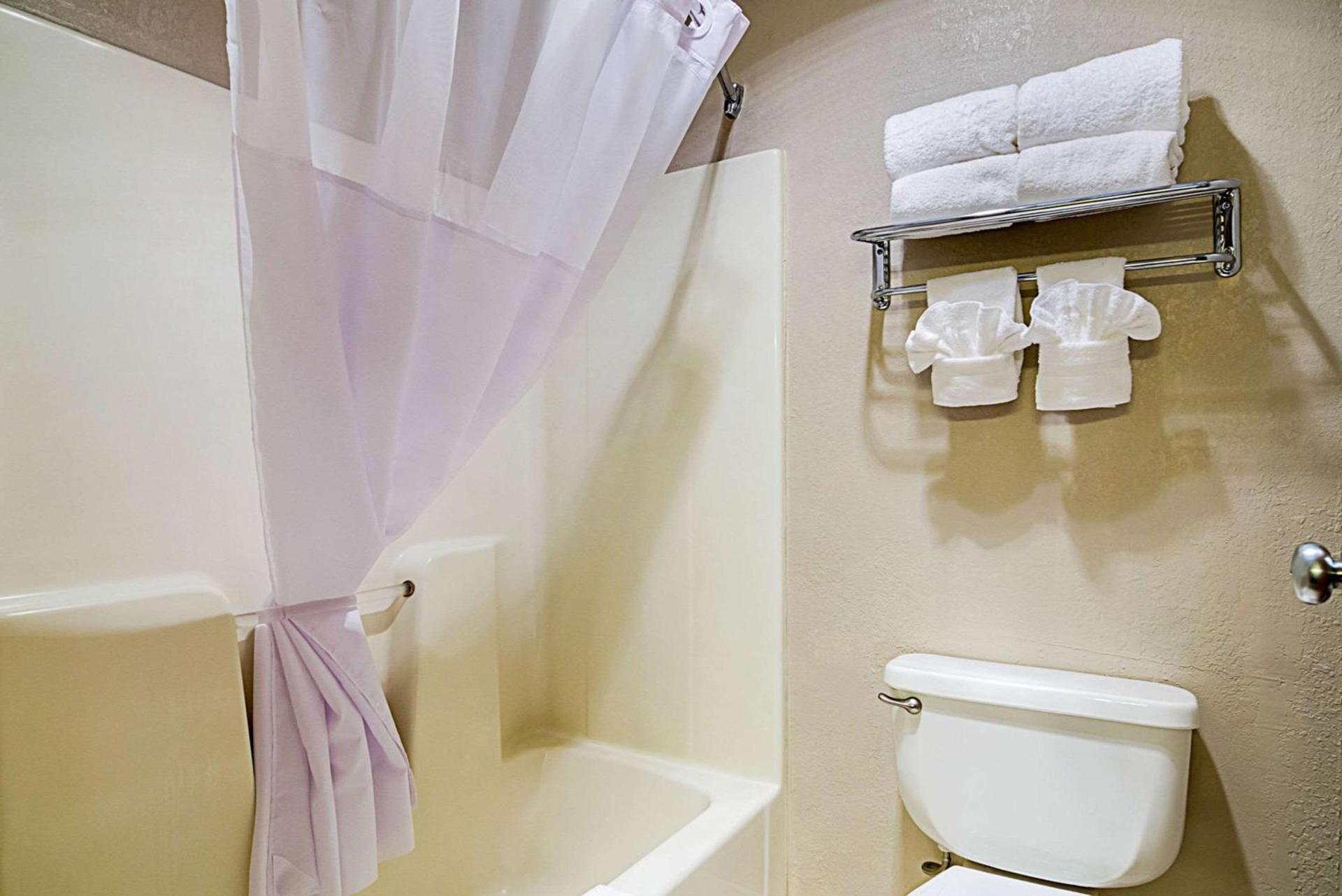 Quality Inn Sidney I-80 photo 23