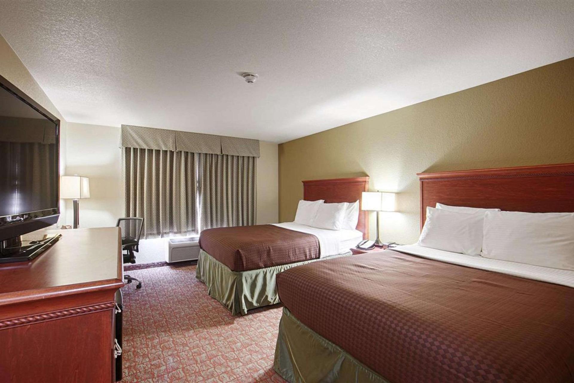 Heritage Hotel and Suites photo 4