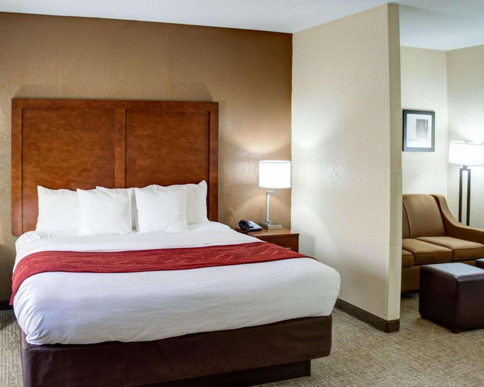 Comfort Suites Omaha Northwest photo 12