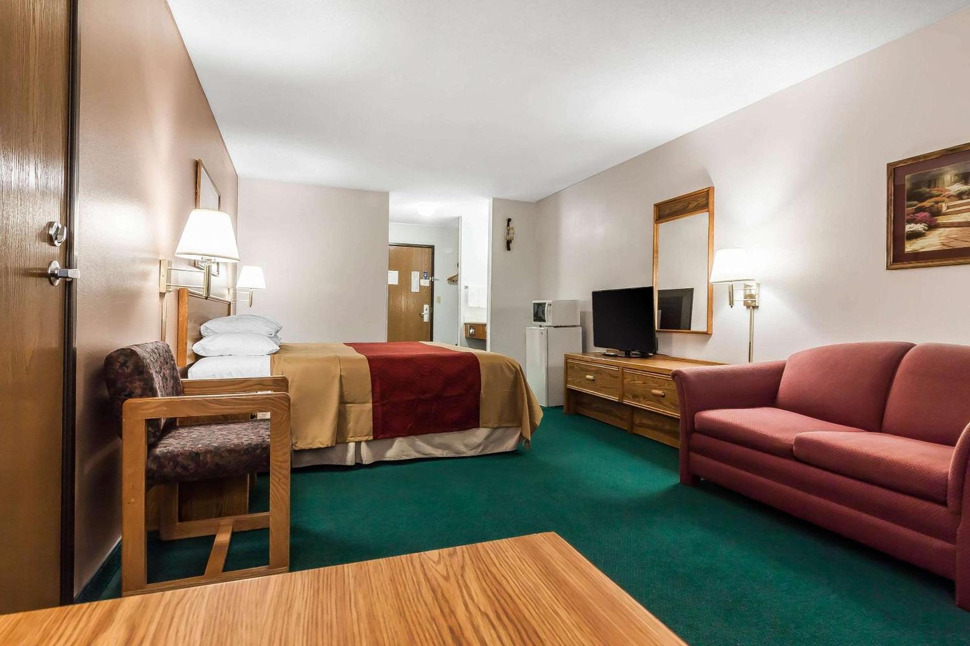 Rodeway Inn Holdrege photo 15