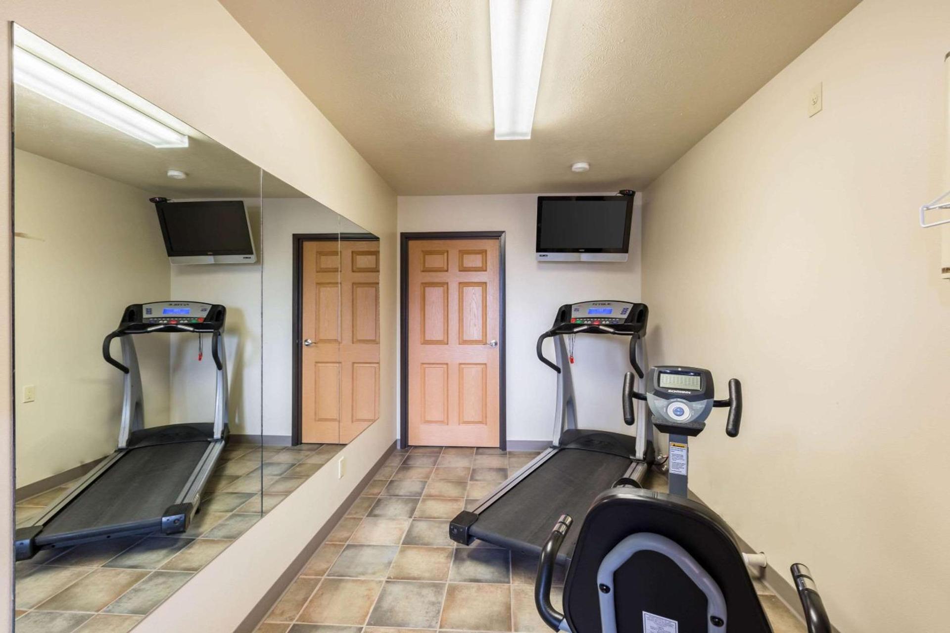 Harmony Inn & Suites photo 23