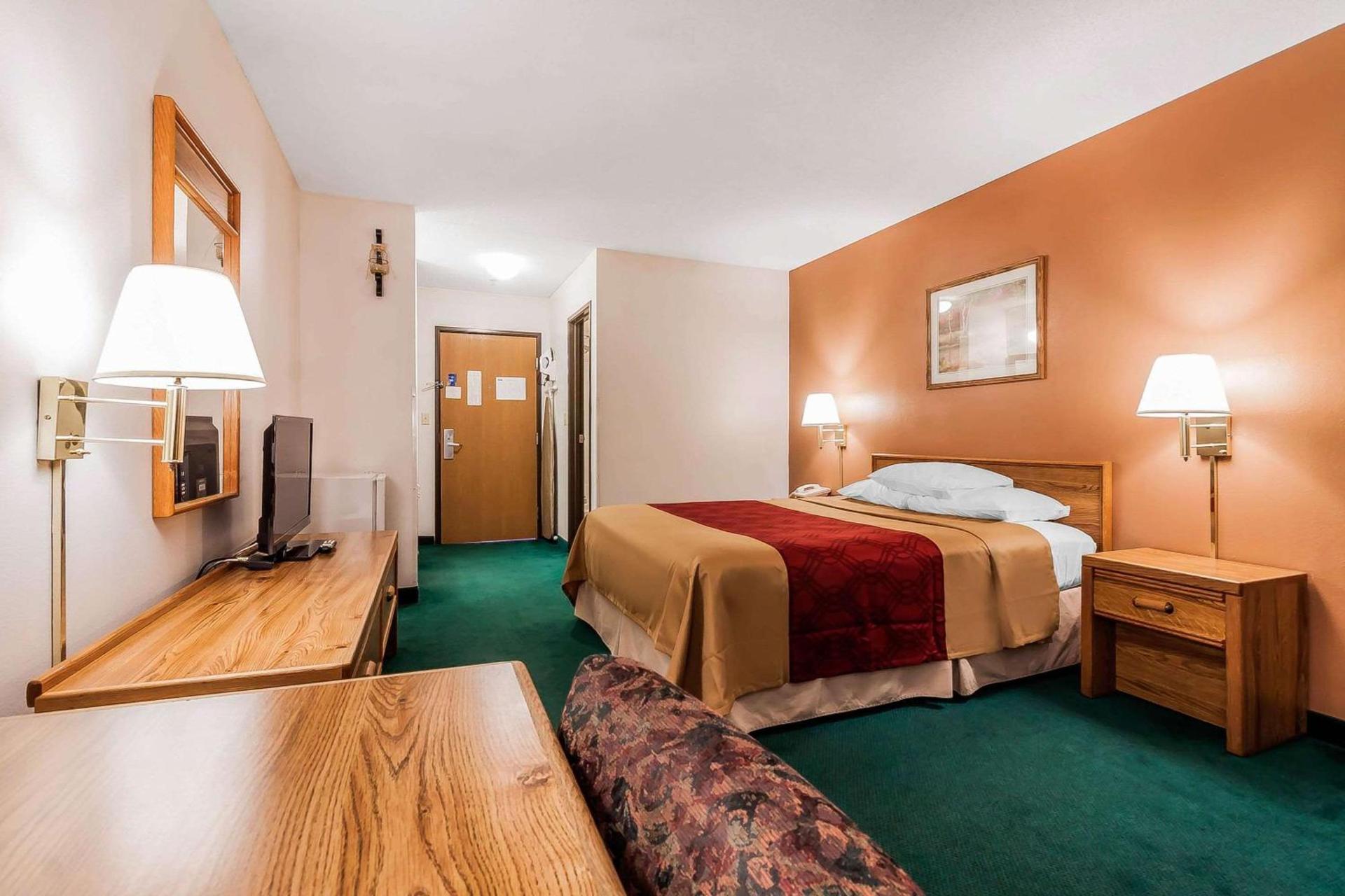 Rodeway Inn Holdrege photo 13