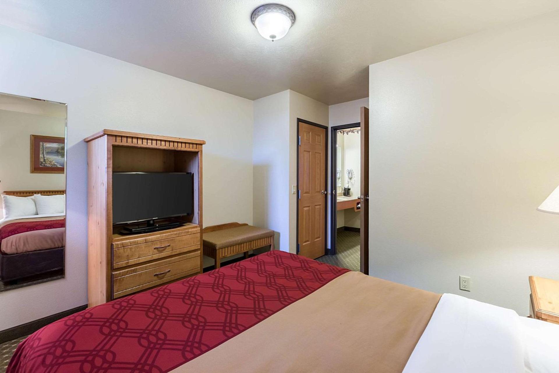 Harmony Inn & Suites photo 13