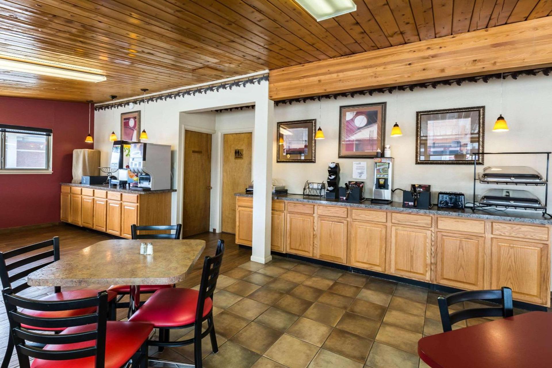 Harmony Inn & Suites photo 9