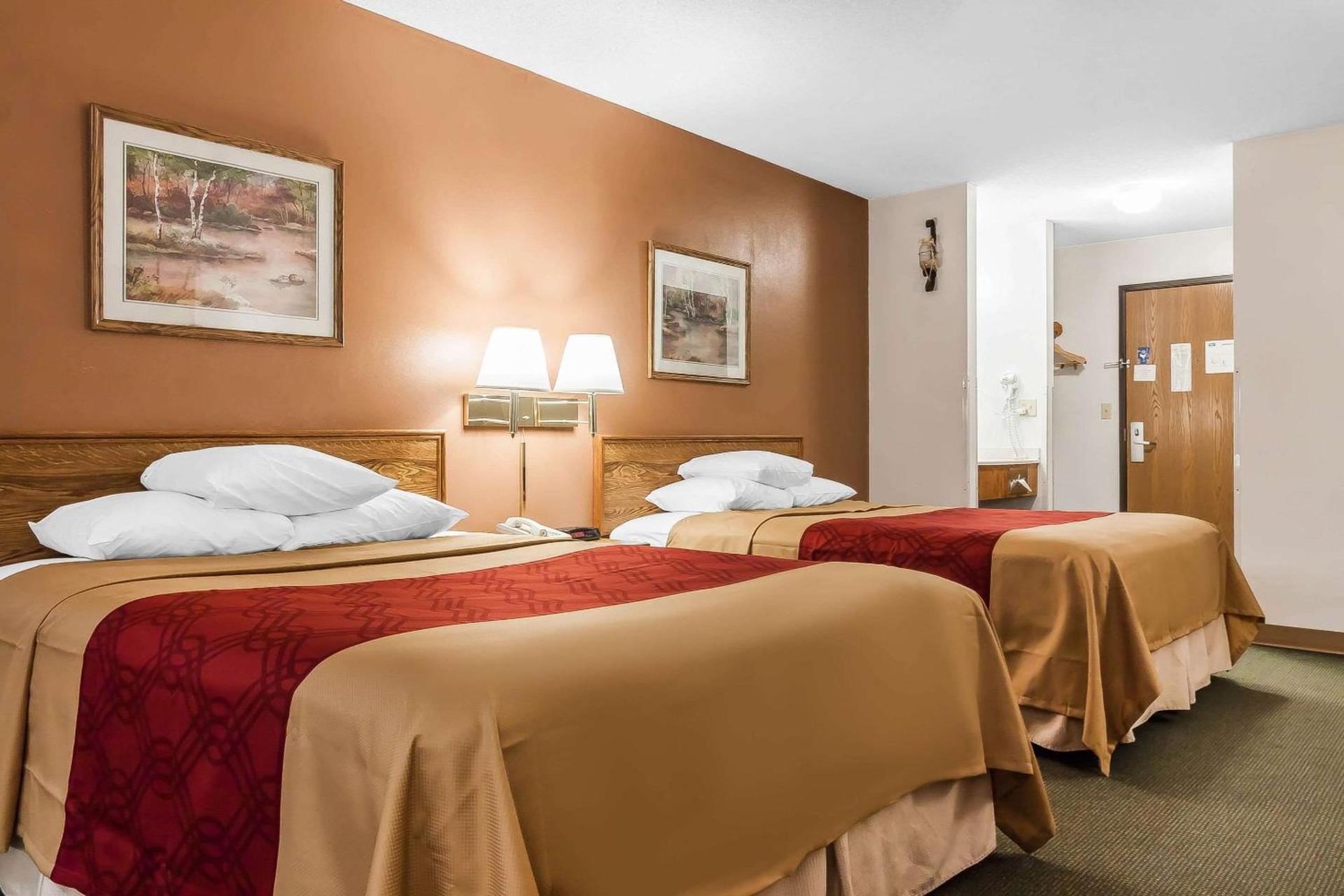 Rodeway Inn Holdrege photo 9