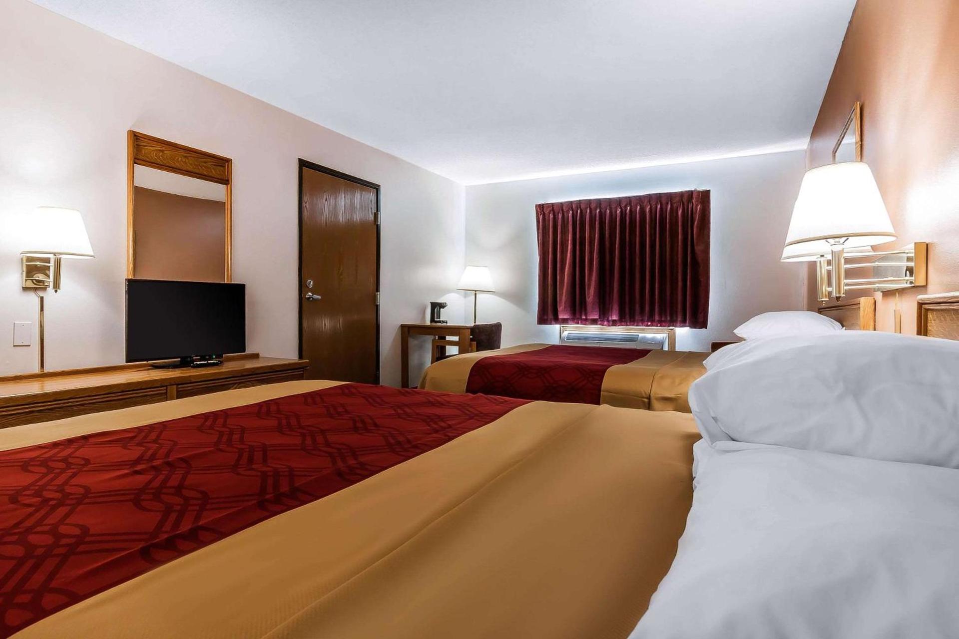 Rodeway Inn Holdrege photo 10