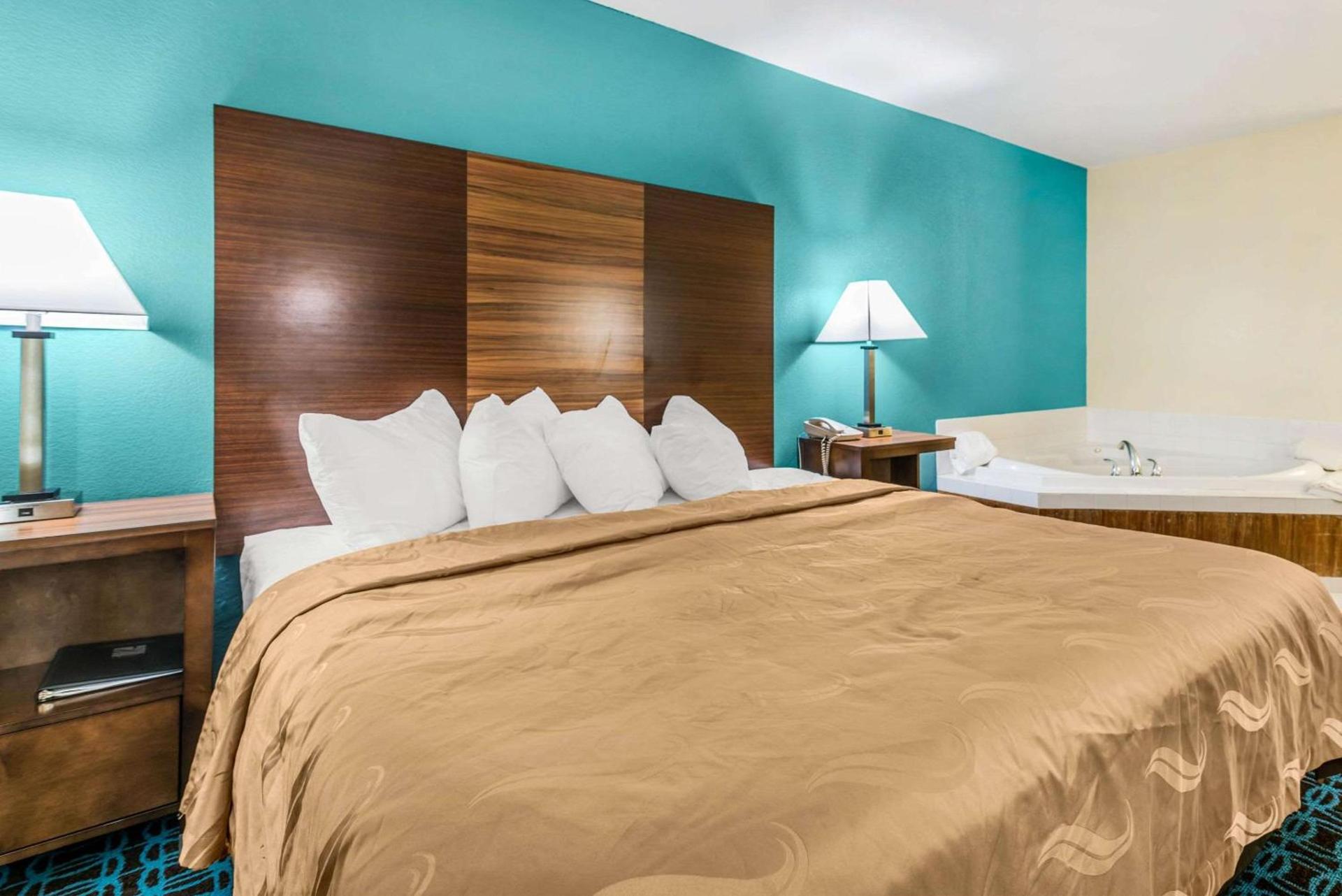 Quality Inn Loudon-Concord photo 41