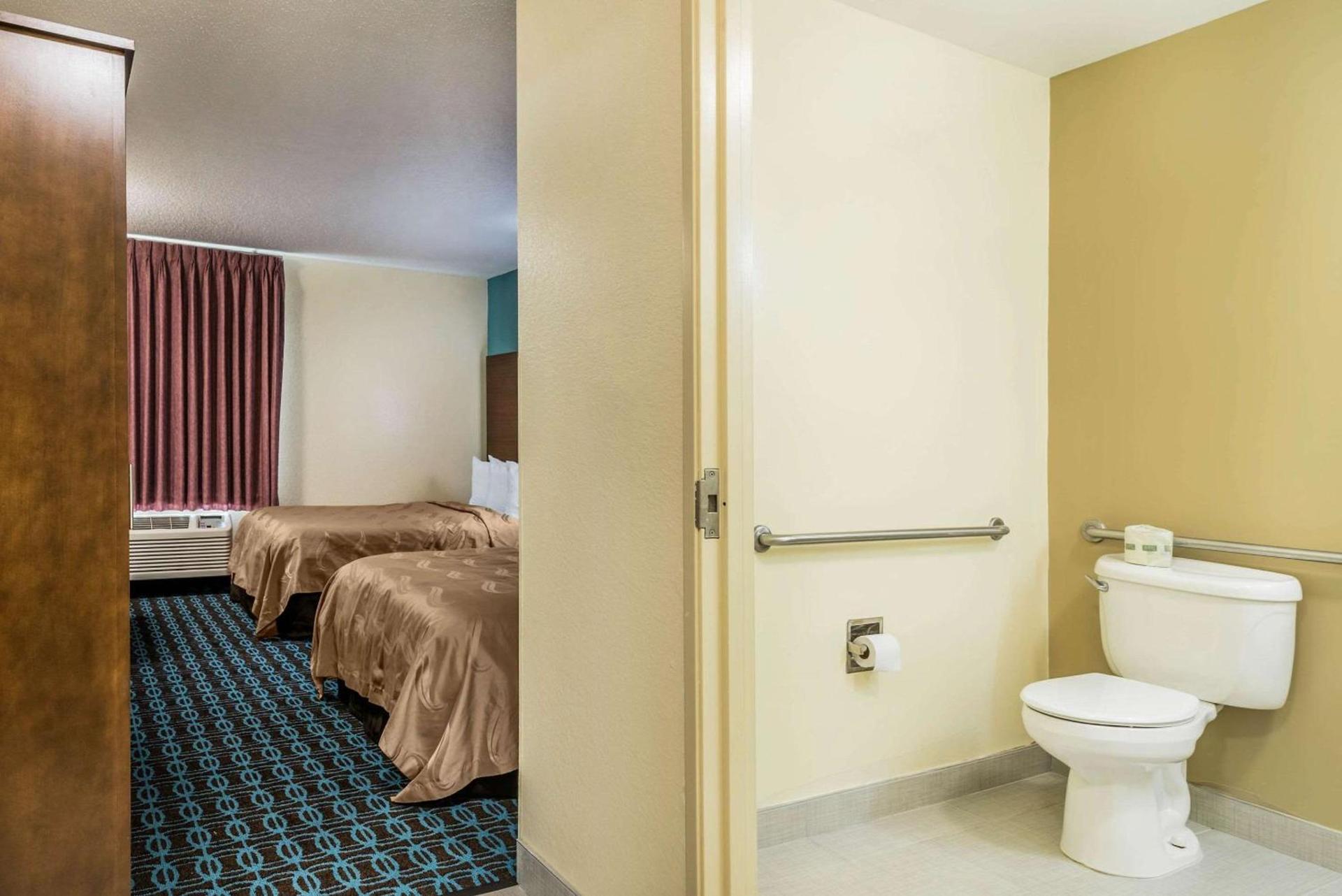 Quality Inn Loudon-Concord photo 39