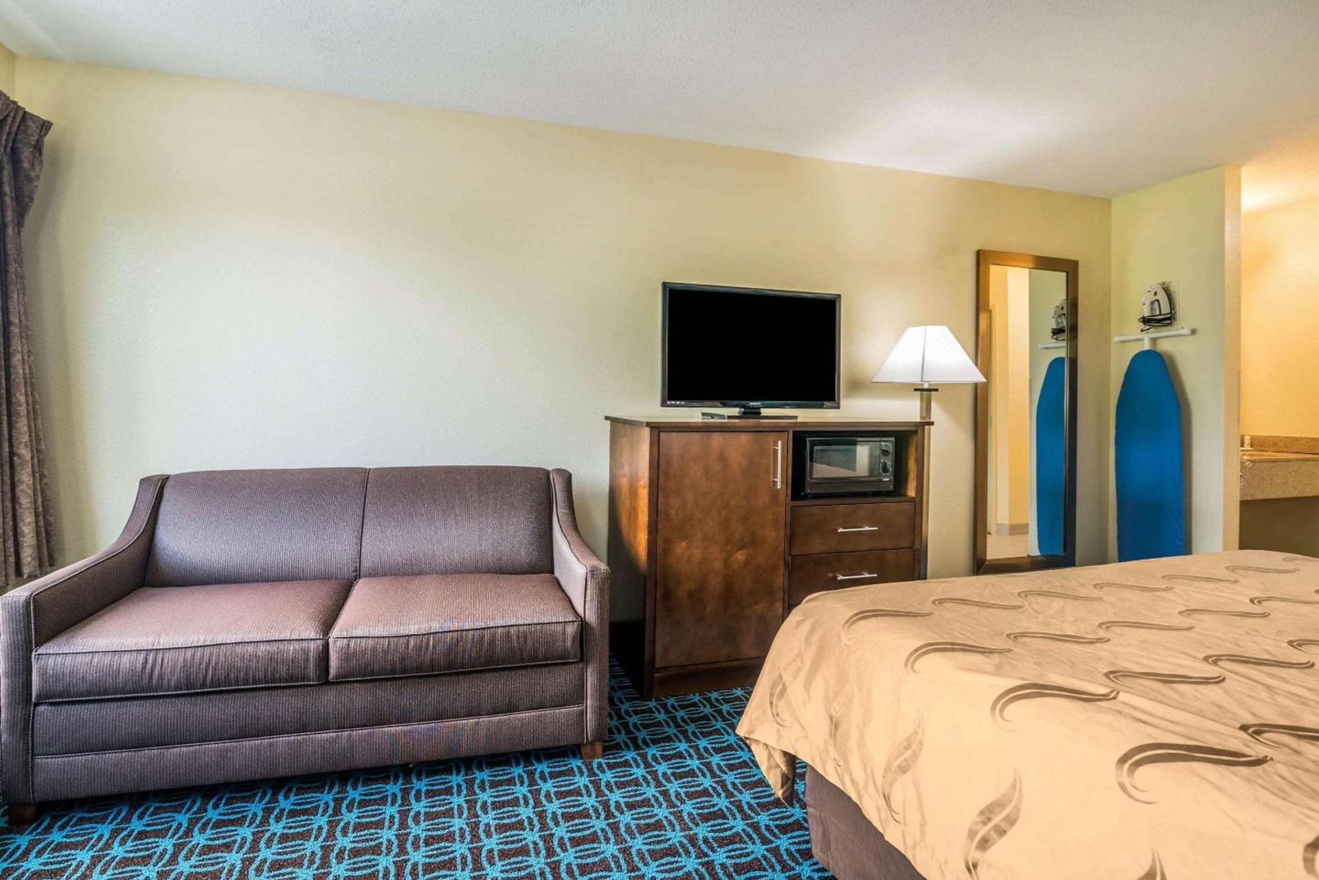 Quality Inn Loudon-Concord photo 21