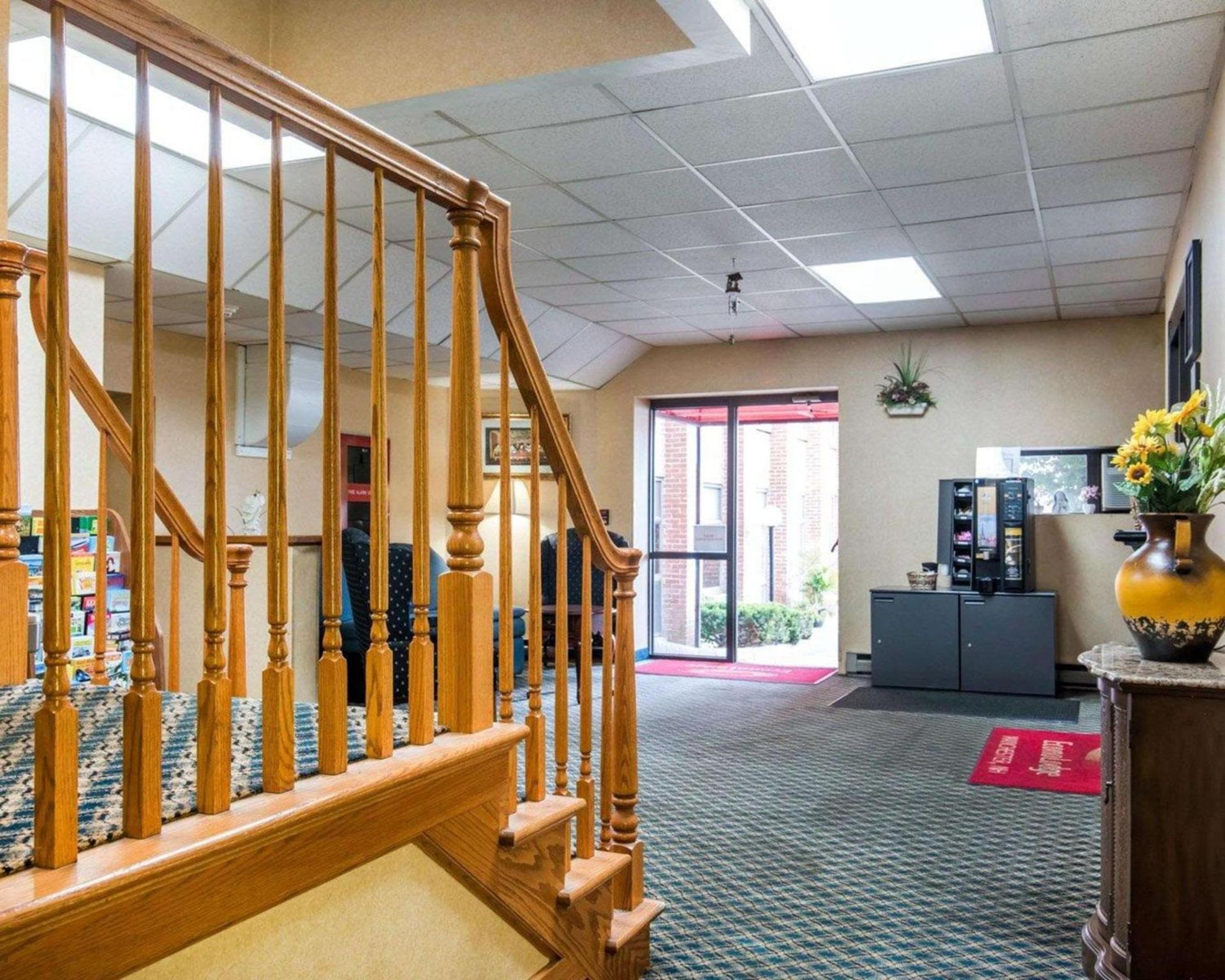 Econo Lodge Manchester photo 19