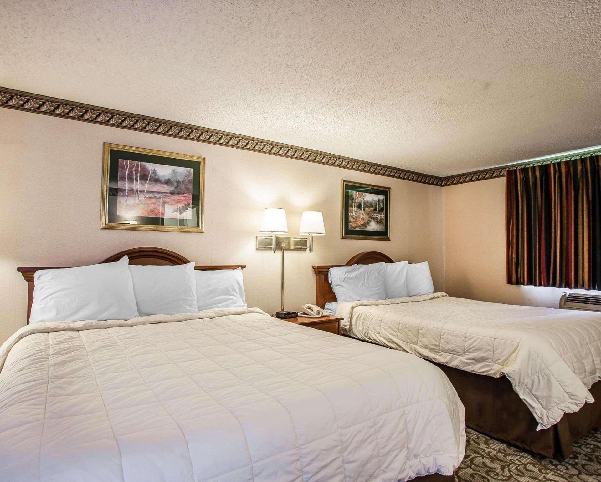Econo Lodge Newton photo 8