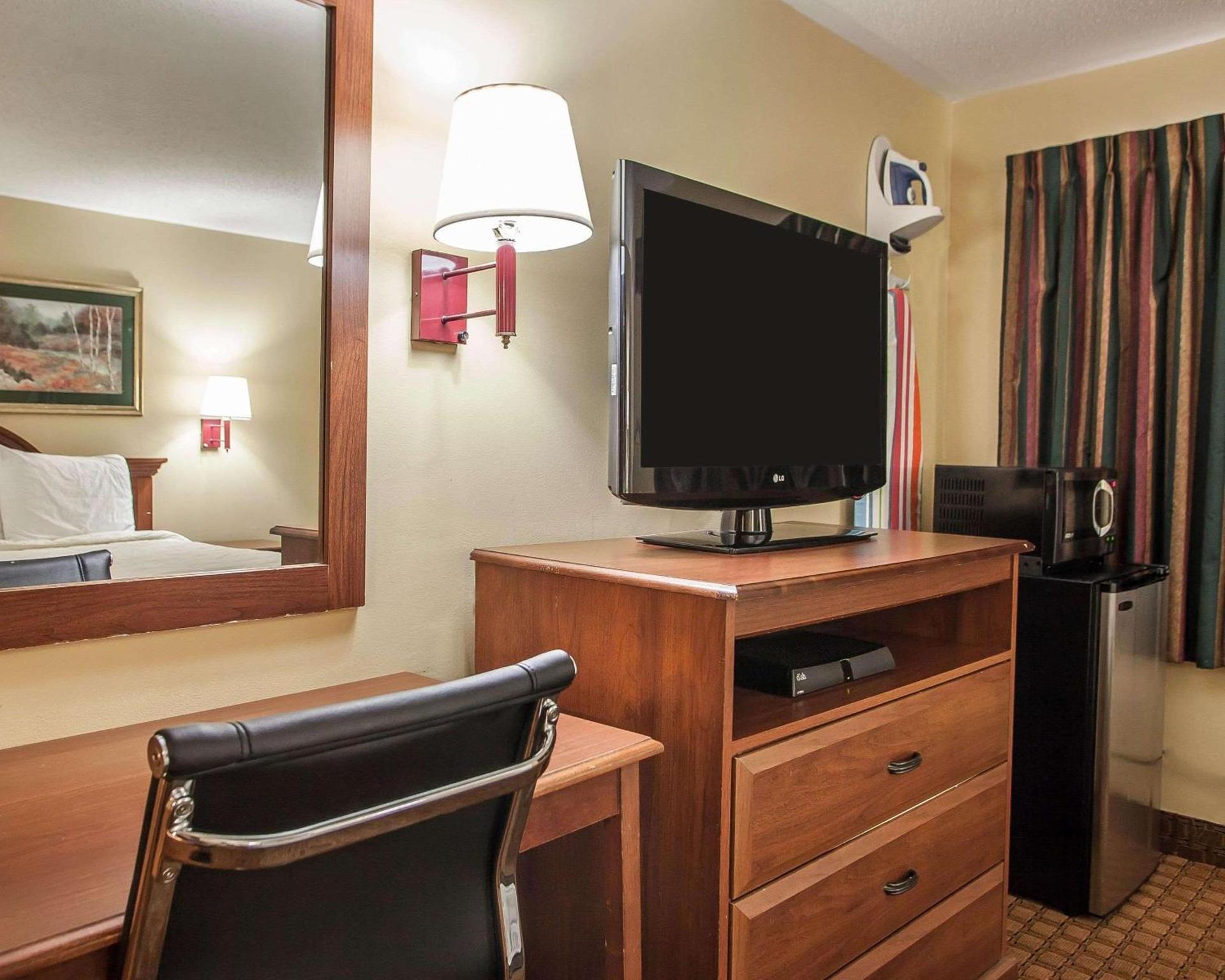 Econo Lodge Newton photo 12