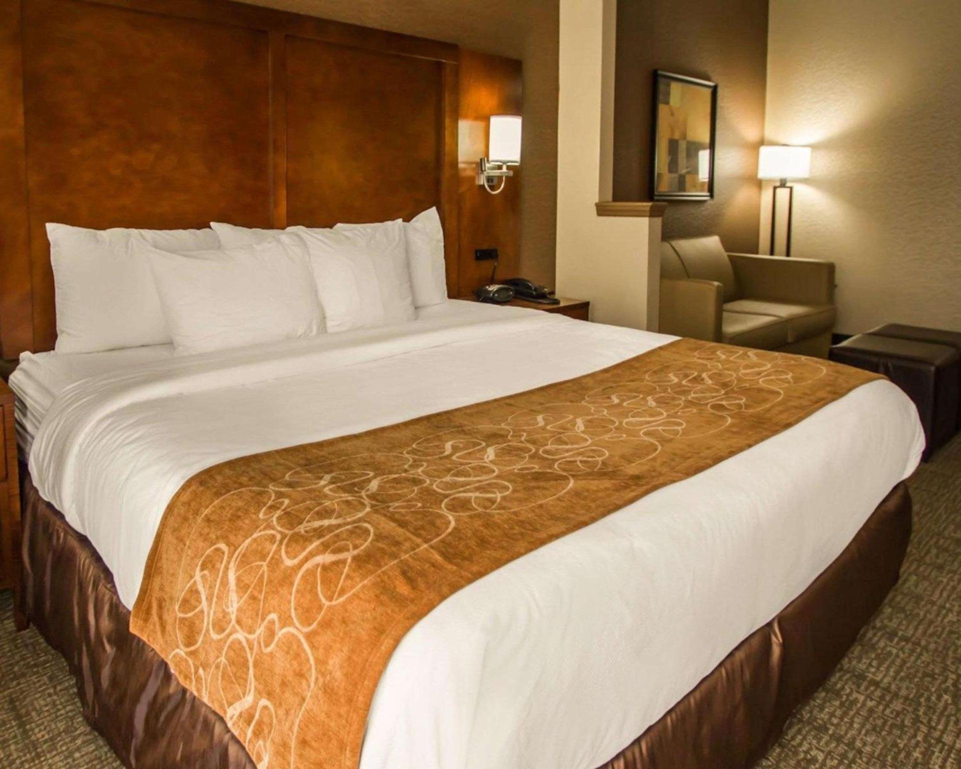 Quality Suites NYC Gateway photo 20