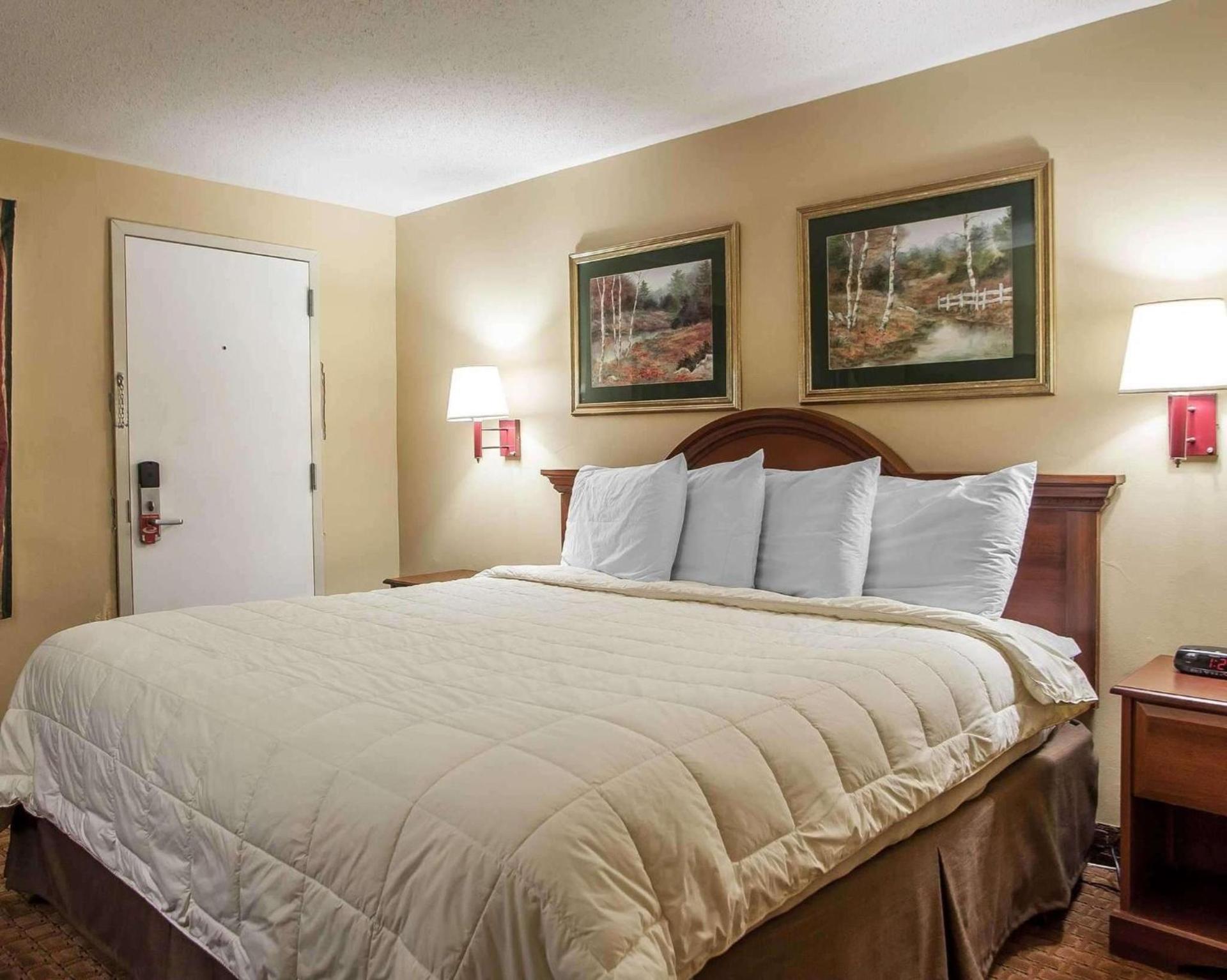 Econo Lodge Newton photo 25