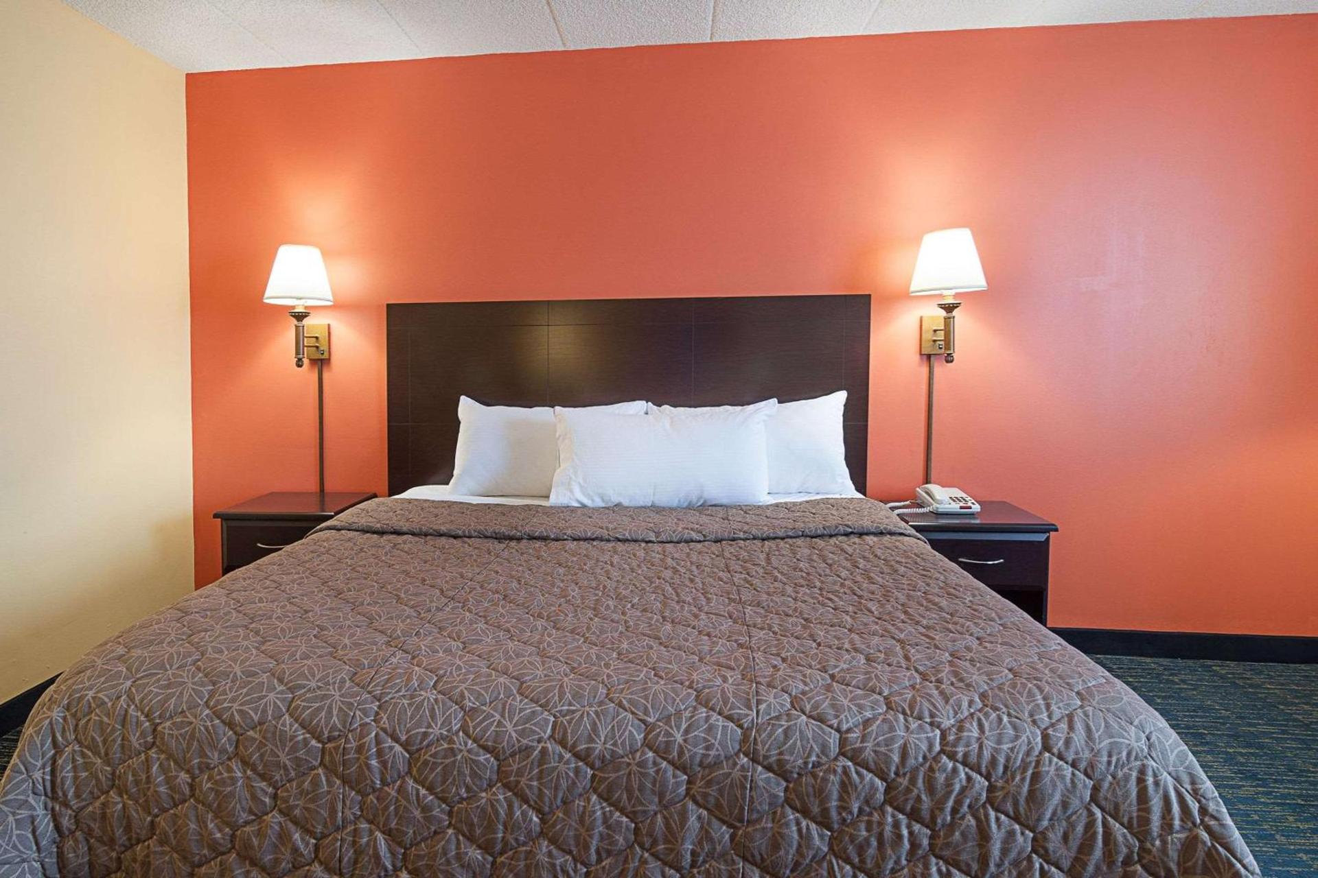 Rodeway Inn Meadowlands photo 16