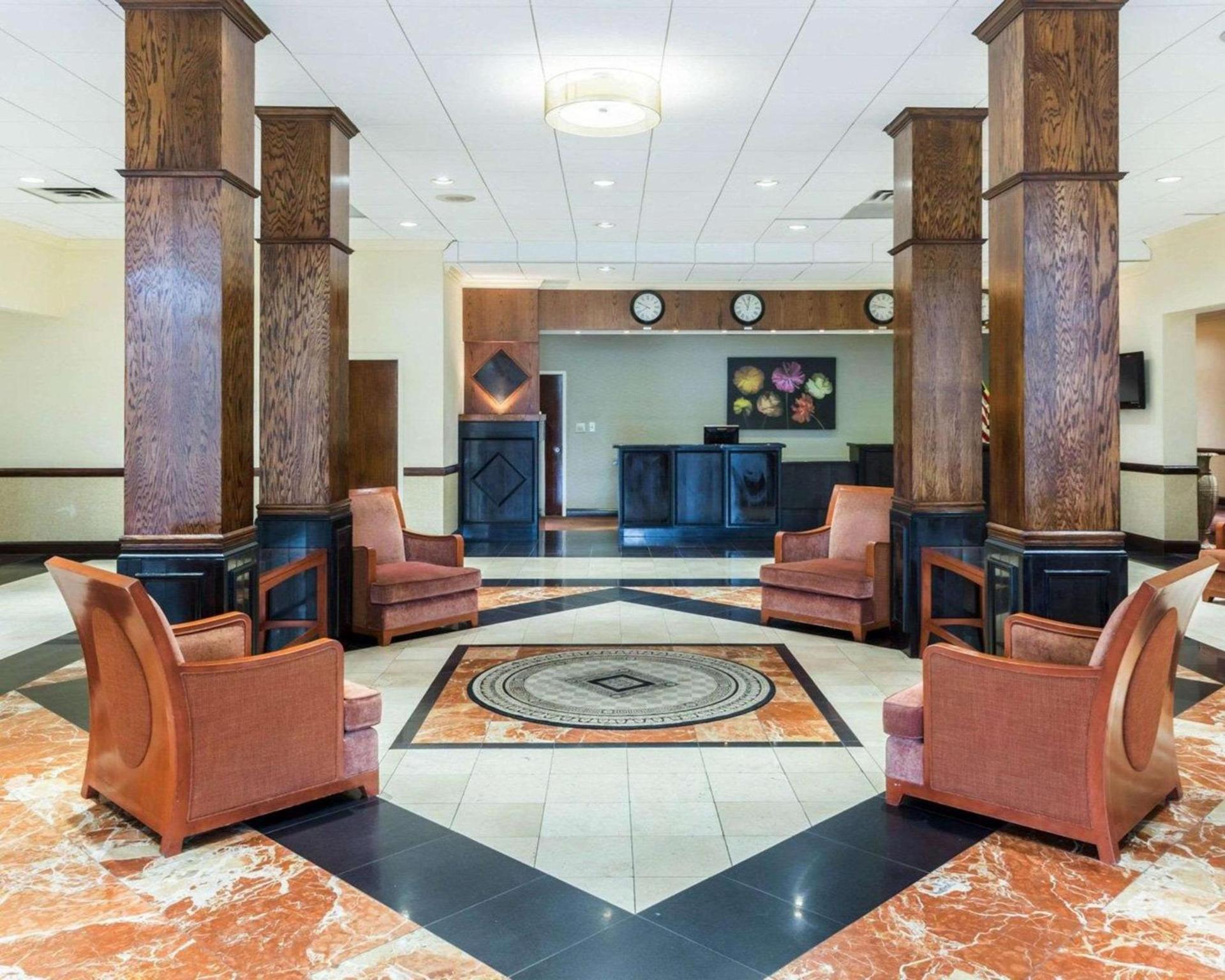 Clarion Hotel Somerset - New Brunswick photo 2