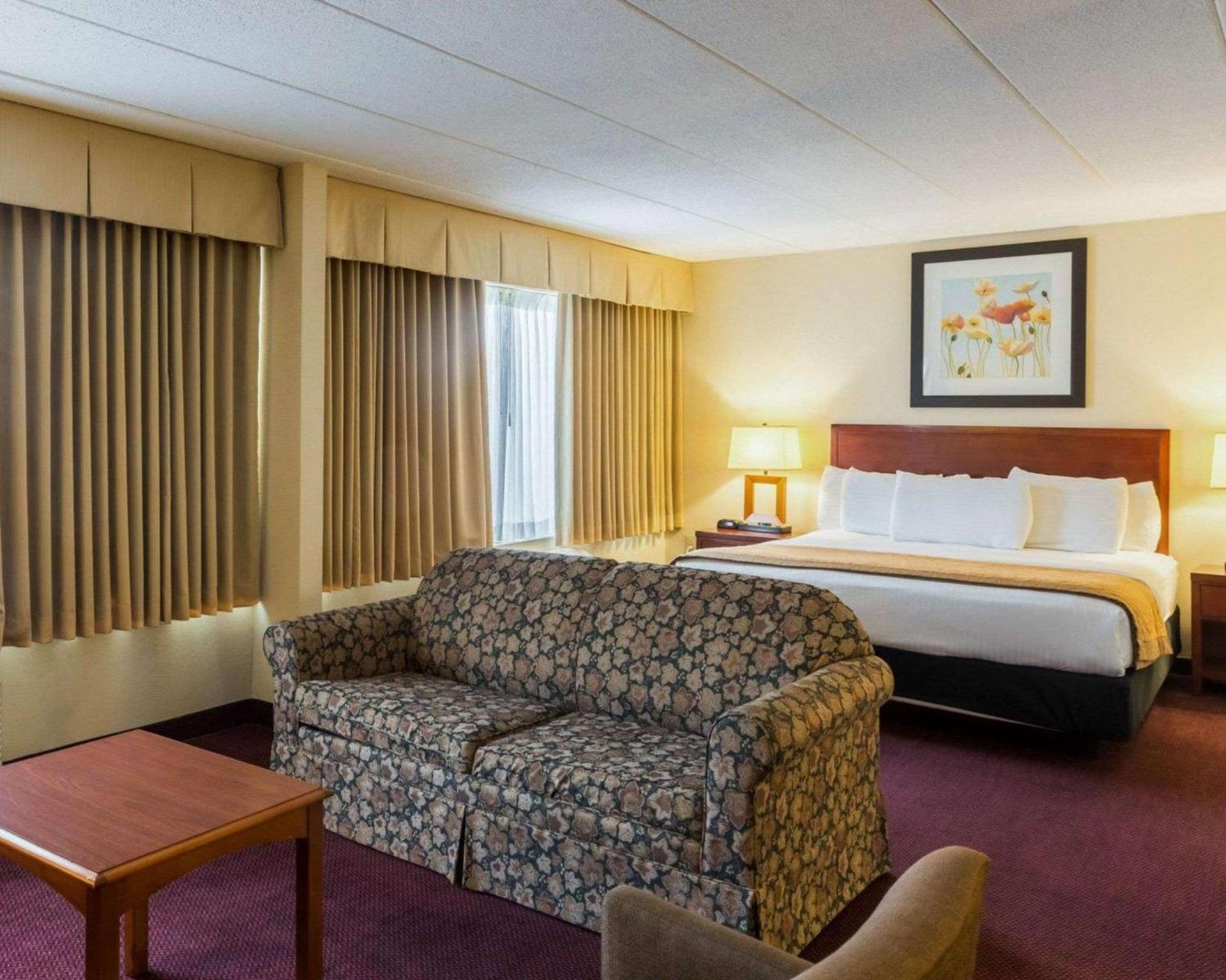 Clarion Hotel Somerset - New Brunswick photo 17