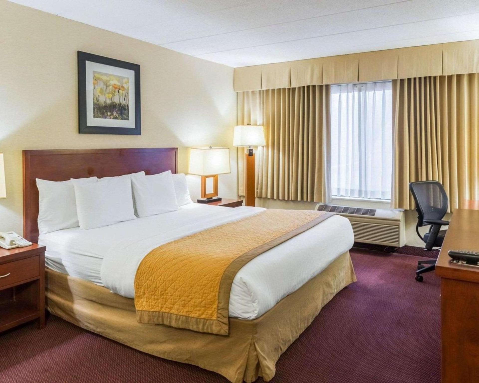 Clarion Hotel Somerset - New Brunswick photo 36