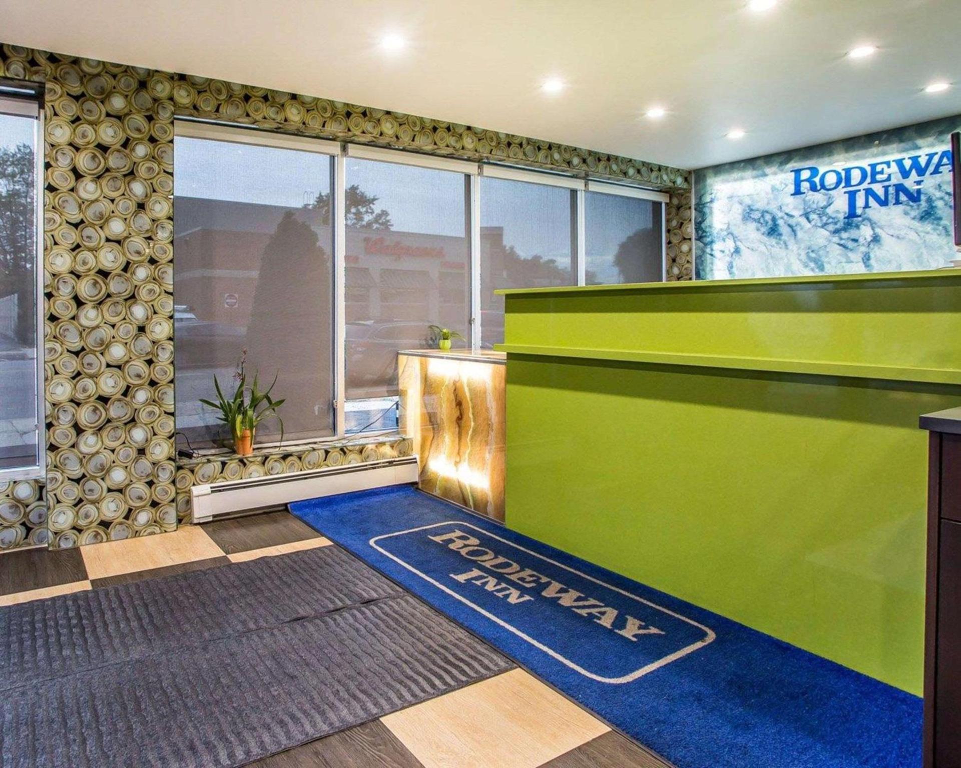 Rodeway Inn Belleville photo 10