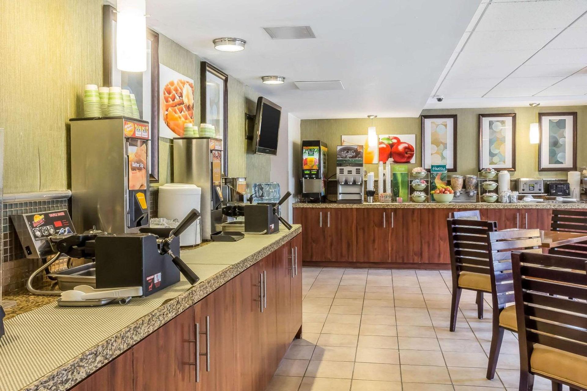 Quality Inn Flamingo photo 8
