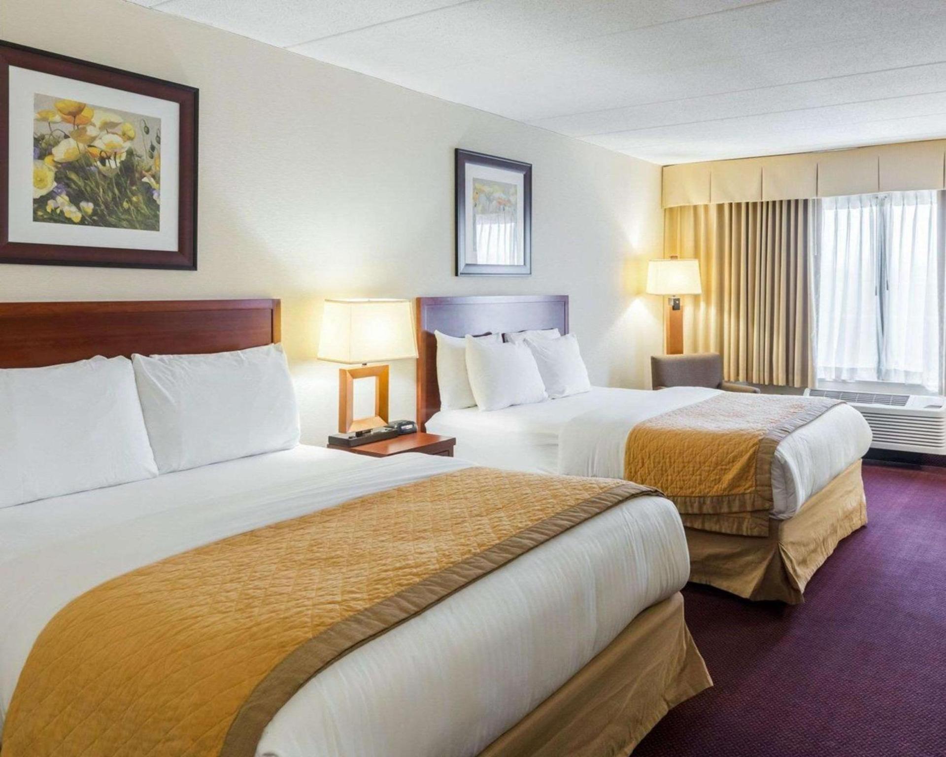 Clarion Hotel Somerset - New Brunswick photo 9