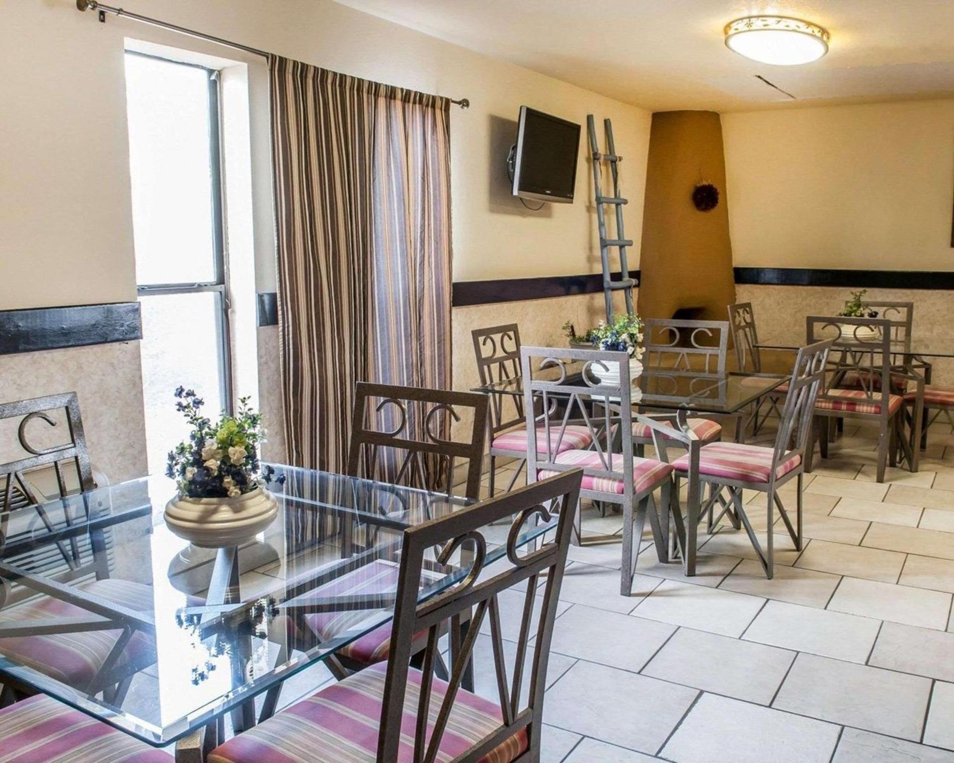 Rodeway Inn Espanola photo 4