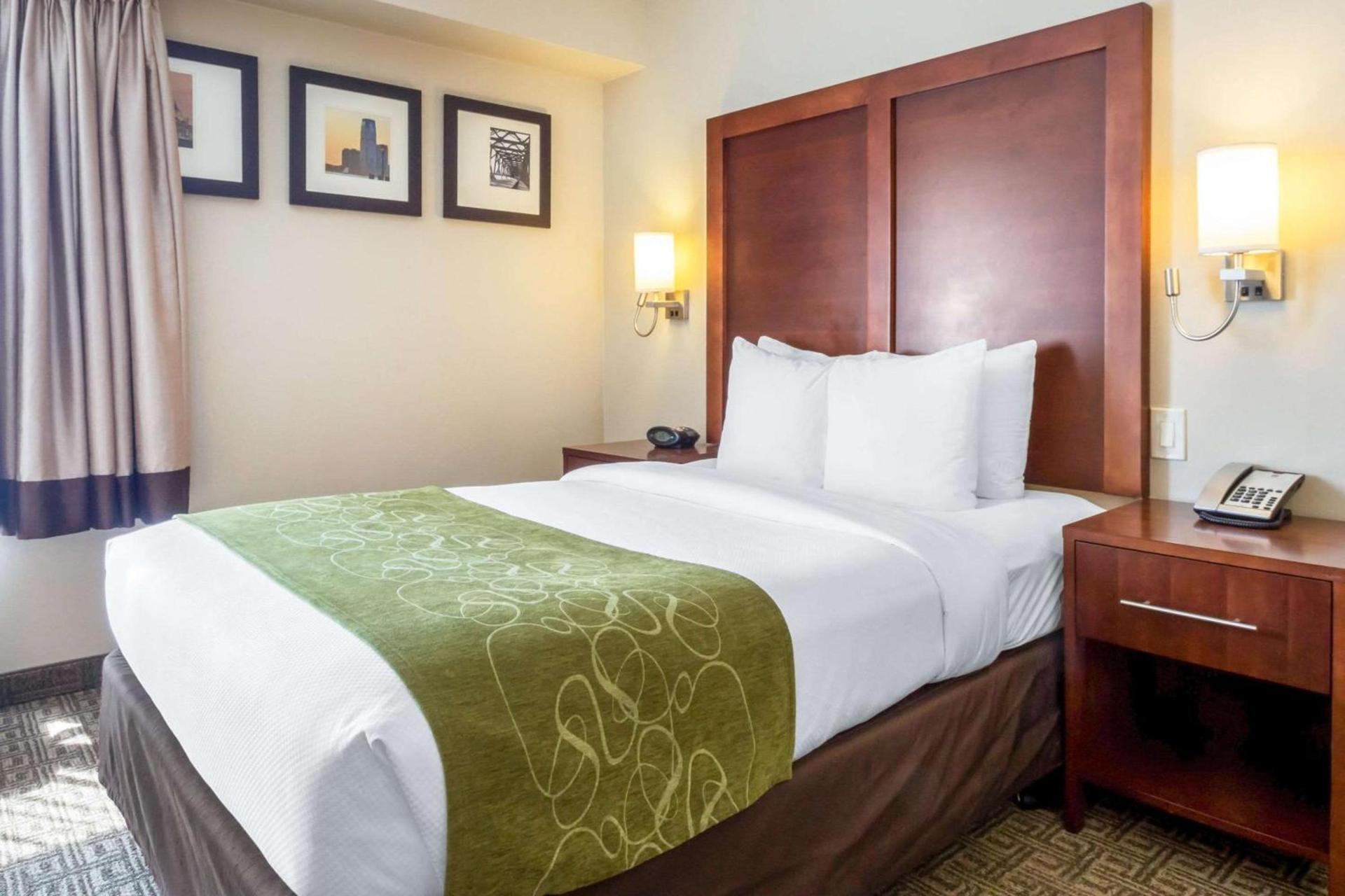 Comfort Suites at Woodbridge photo 15