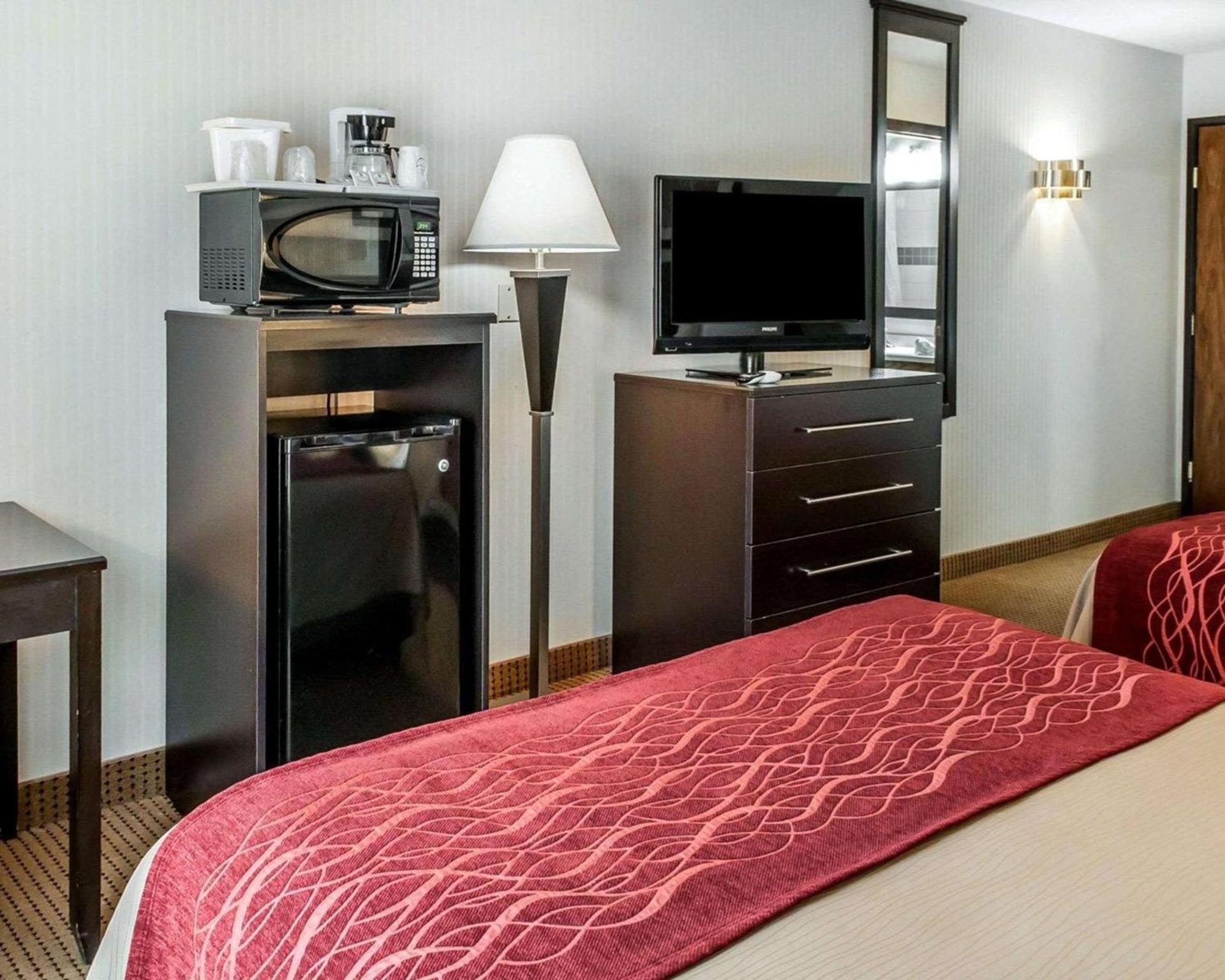 Quality Inn & Suites Farmington photo 10