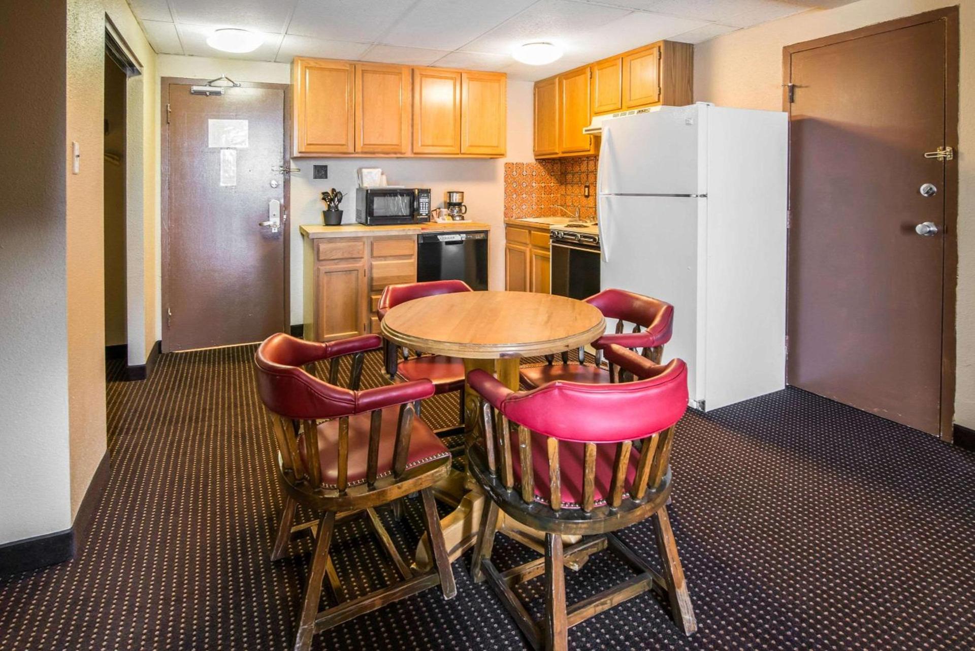 Quality Inn Taos photo 11