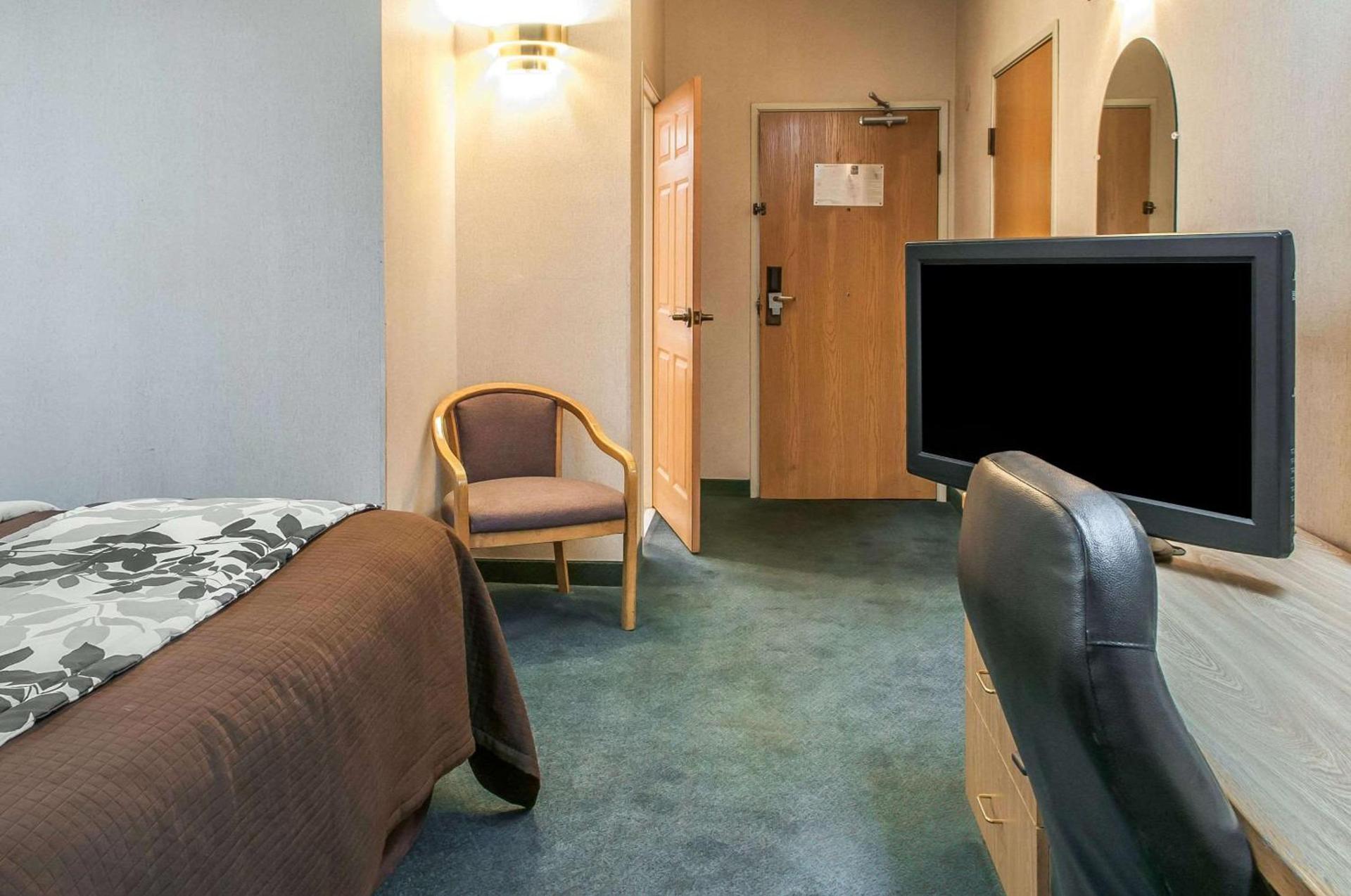 Sleep Inn University photo 9