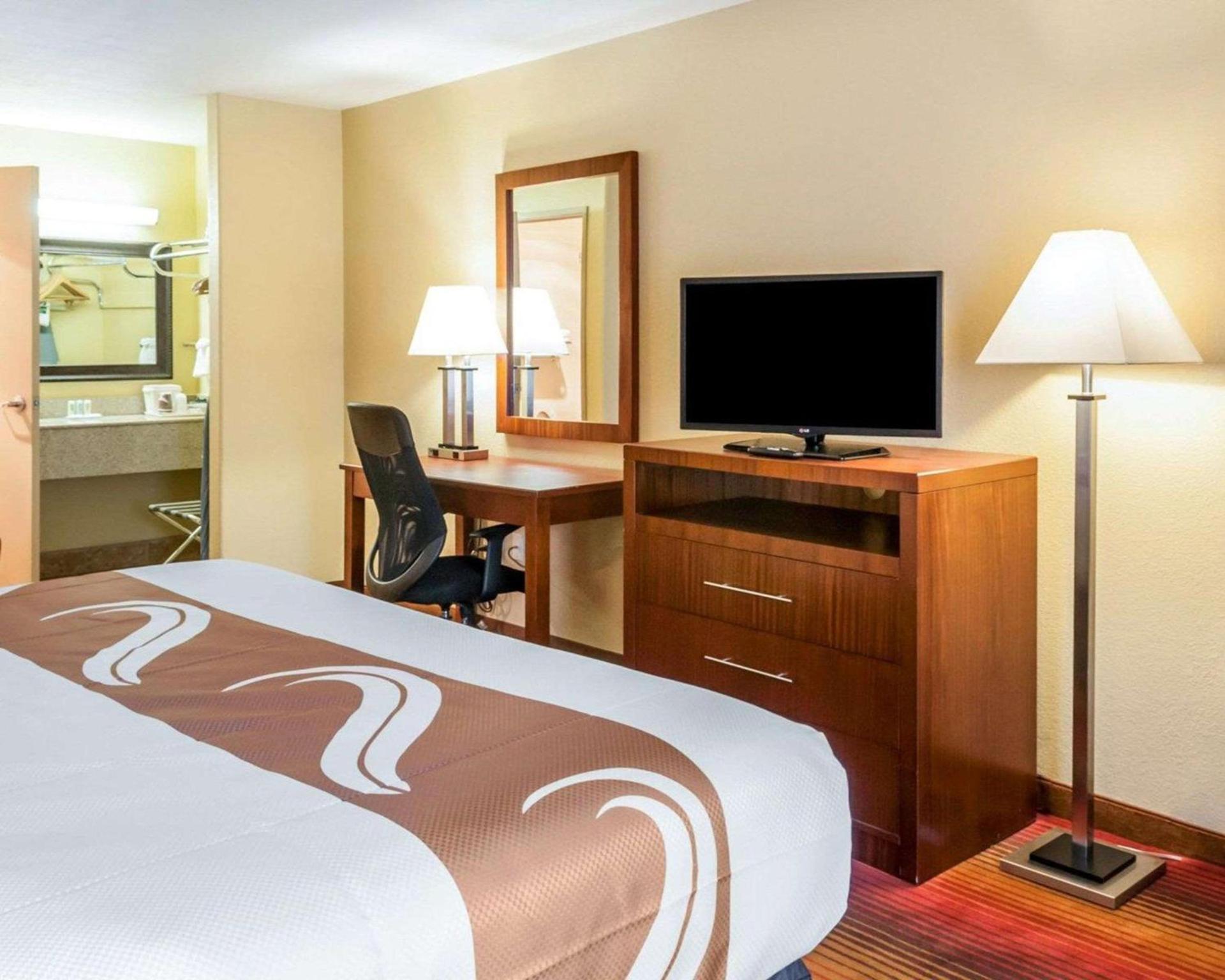 Quality Inn & Suites Albuquerque West photo 3