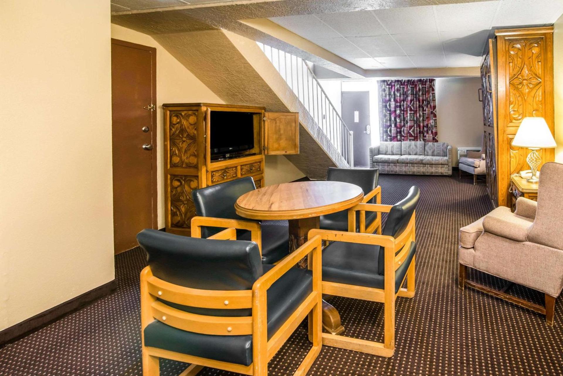 Quality Inn Taos photo 16
