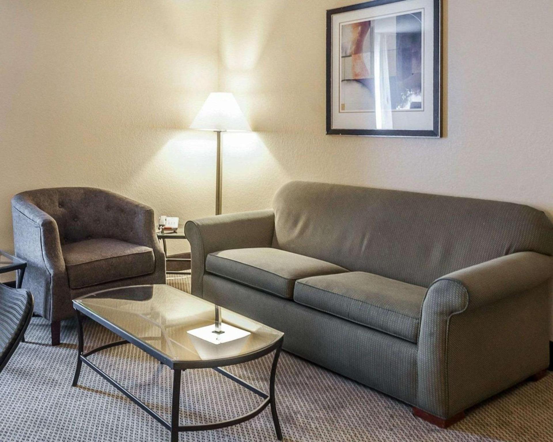 Quality Inn & Suites Albuquerque West photo 6