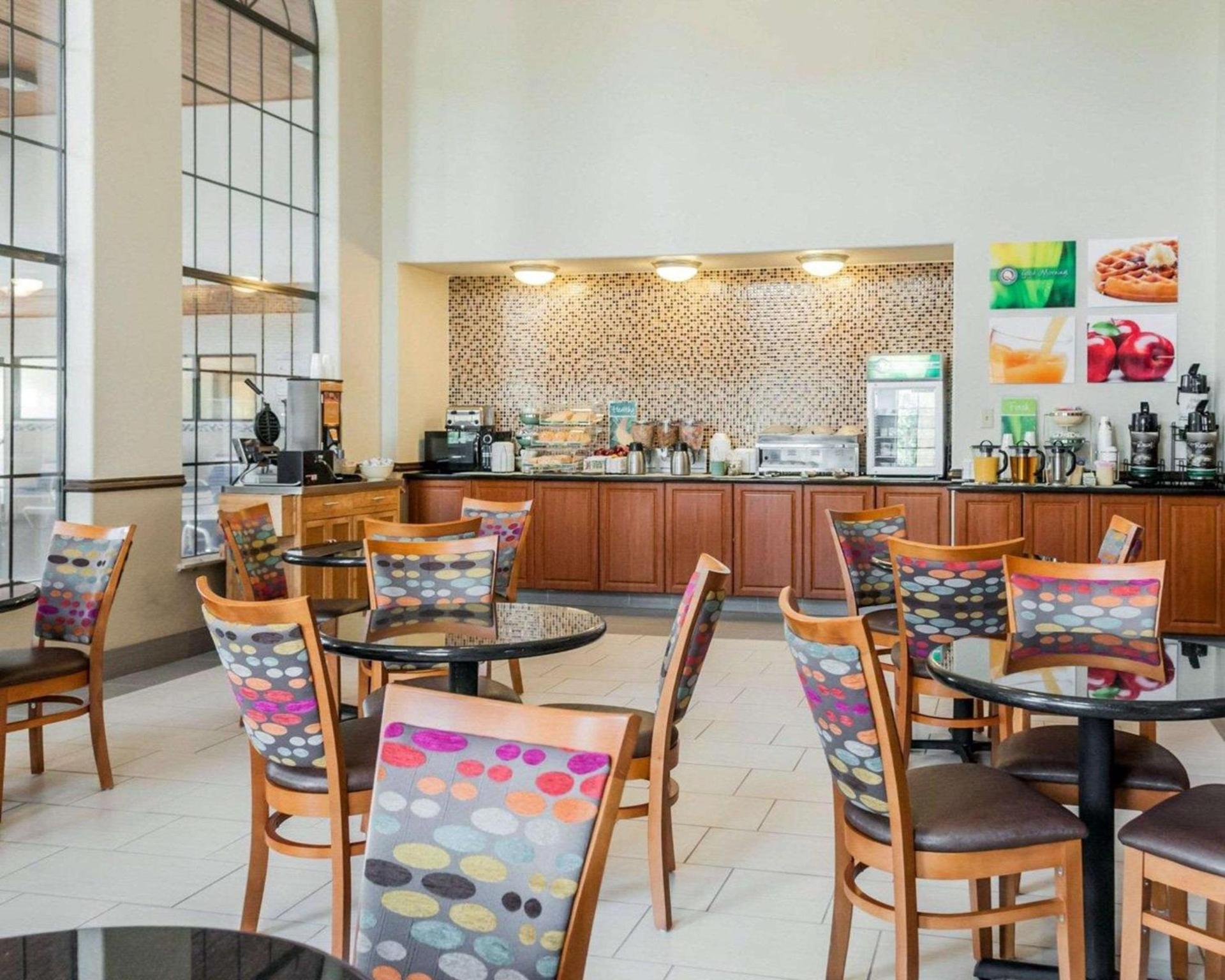 Quality Inn & Suites Albuquerque West photo 9