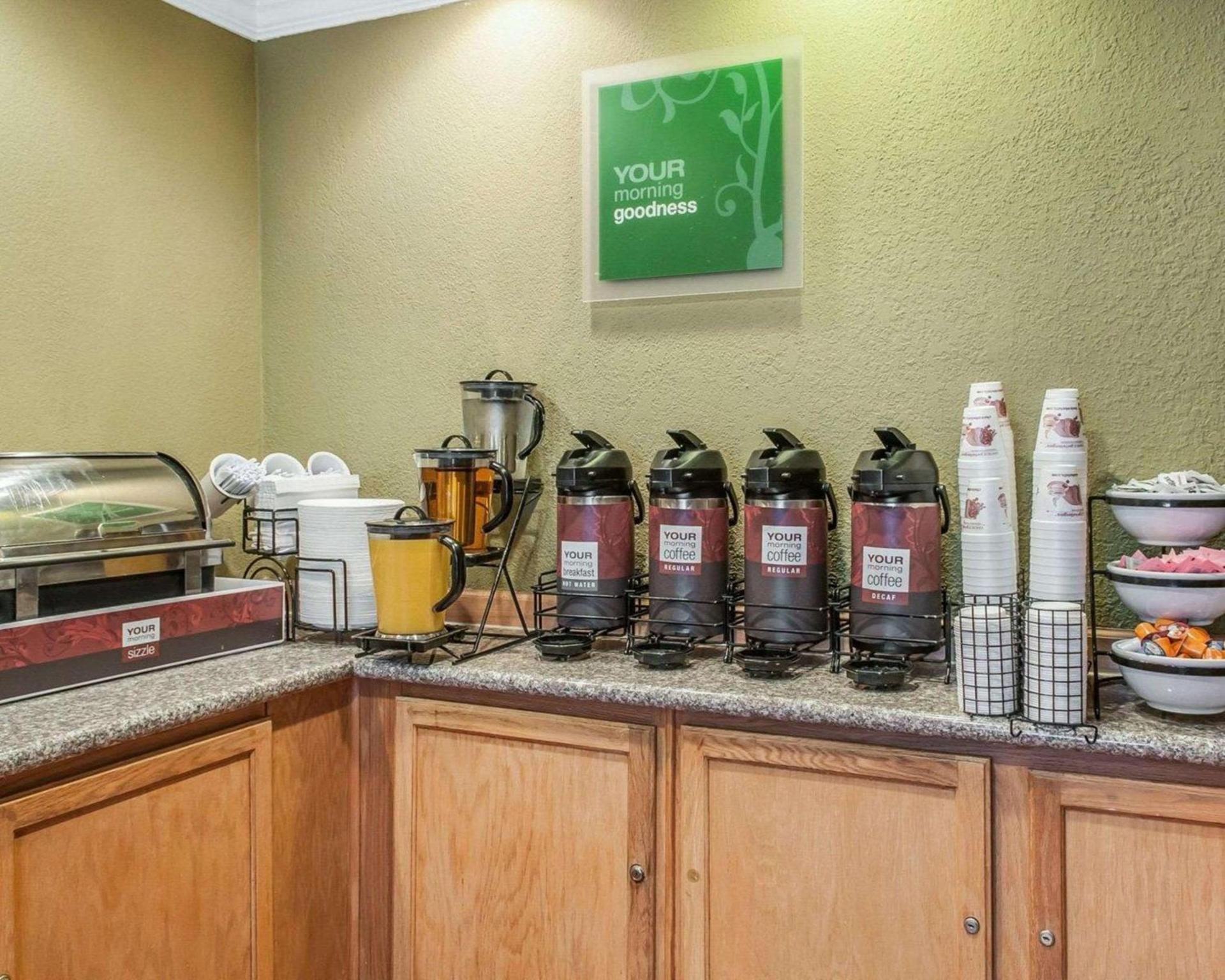 Quality Inn & Suites Farmington photo 41