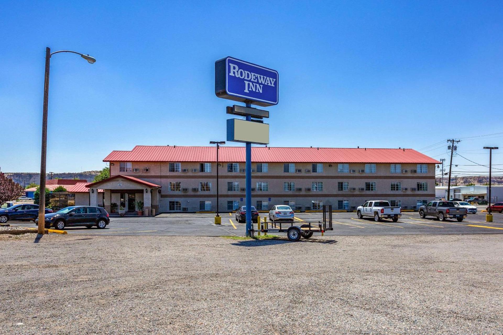 Rodeway Inn Farmington photo 4