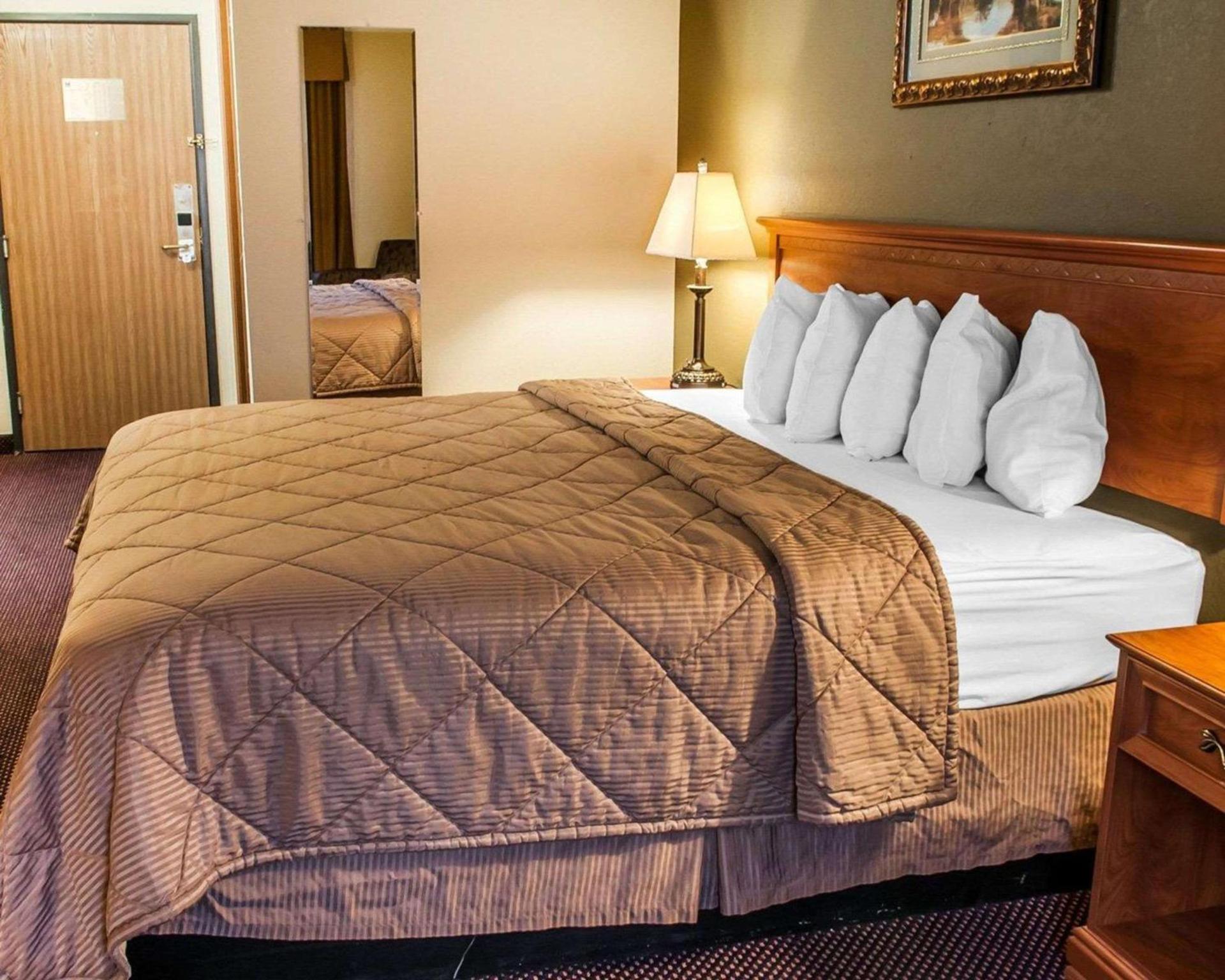 Rodeway Inn Espanola photo 24